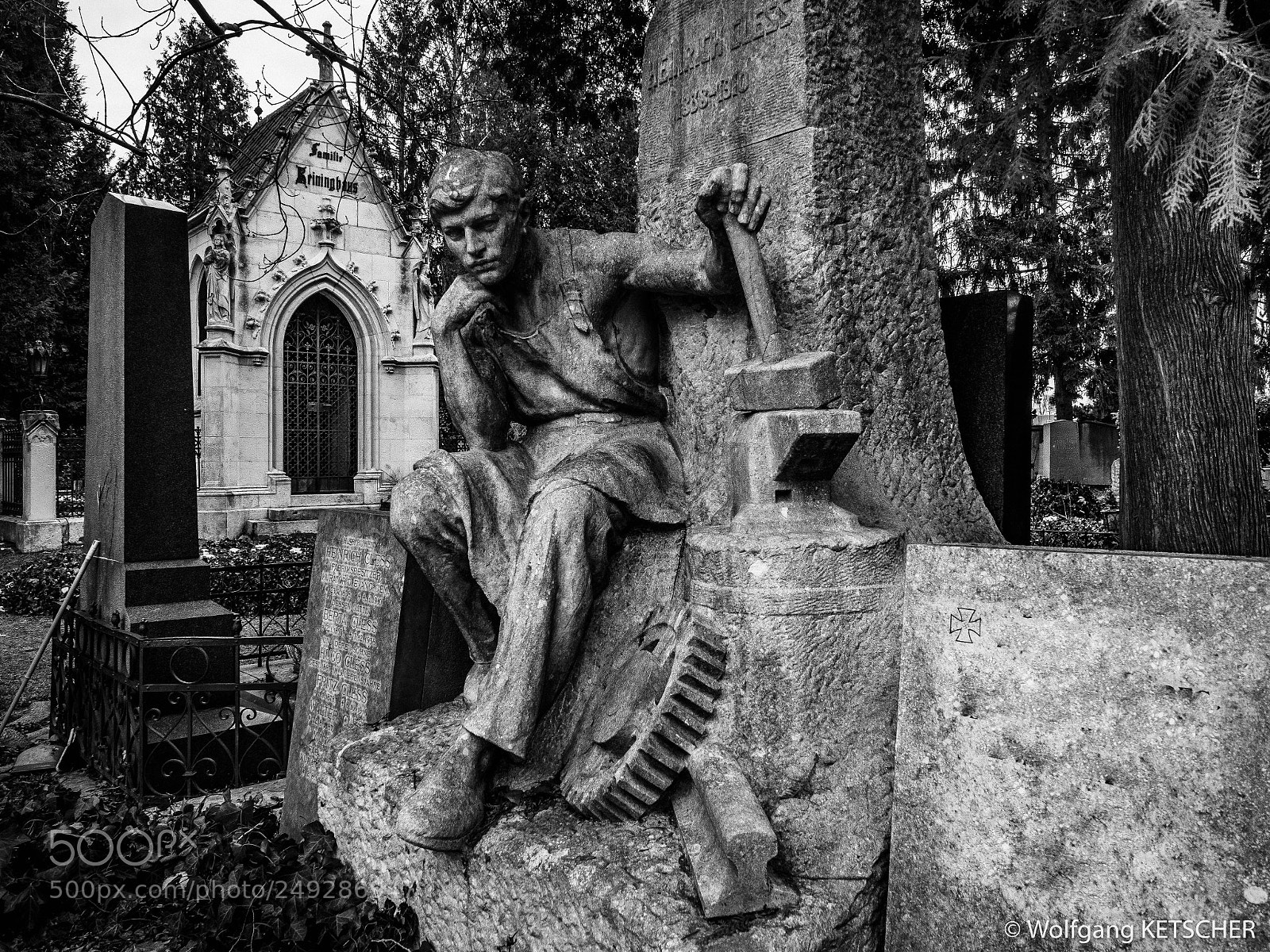 Olympus OM-D E-M1 Mark II sample photo. Gravestone photography