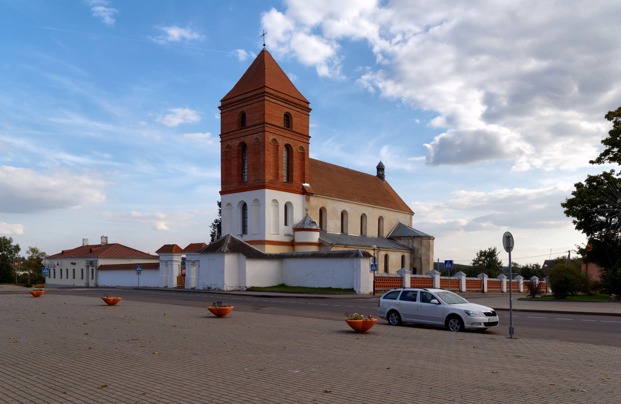 Canon EOS 550D (EOS Rebel T2i / EOS Kiss X4) sample photo. Belarus. mir. saint nicolas' church photography