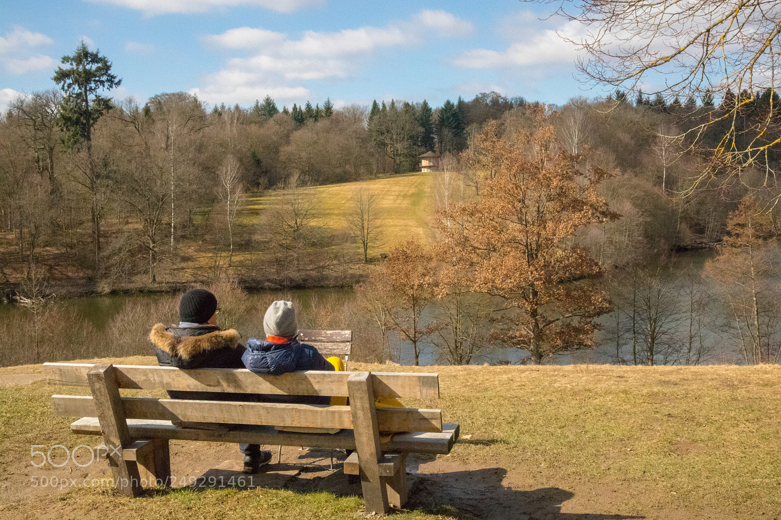 Canon EOS M5 sample photo. Two people looking lake photography