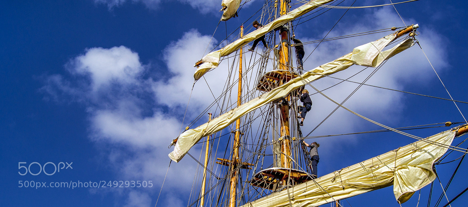 Sony SLT-A55 (SLT-A55V) sample photo. Work in the rigging photography