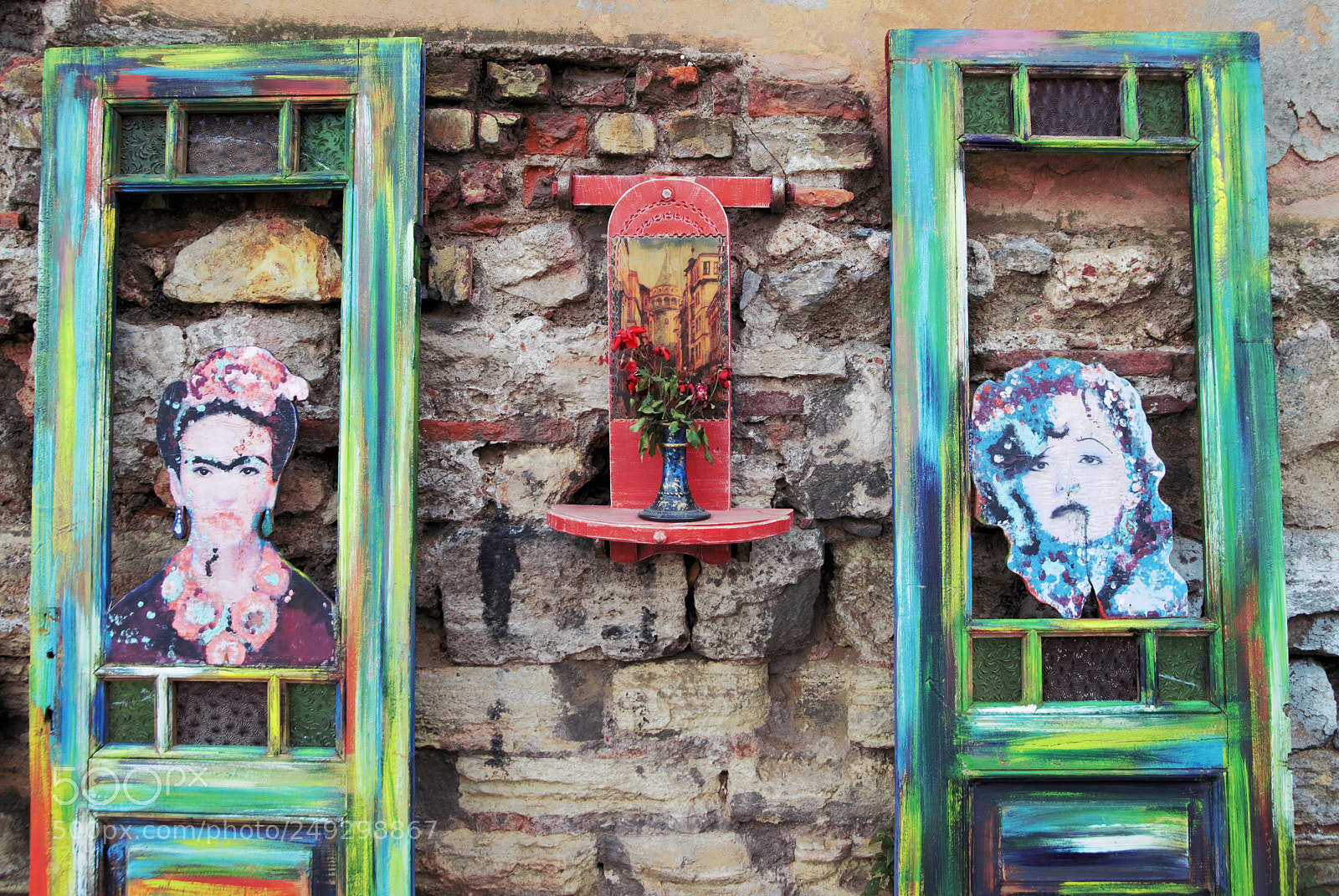 Canon EOS 100D (EOS Rebel SL1 / EOS Kiss X7) sample photo. Frida and madonna in photography