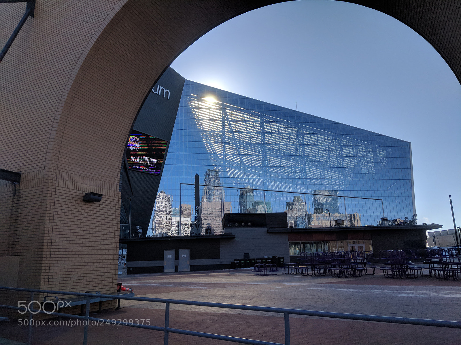 Google Pixel 2 XL sample photo. Reflecting photography