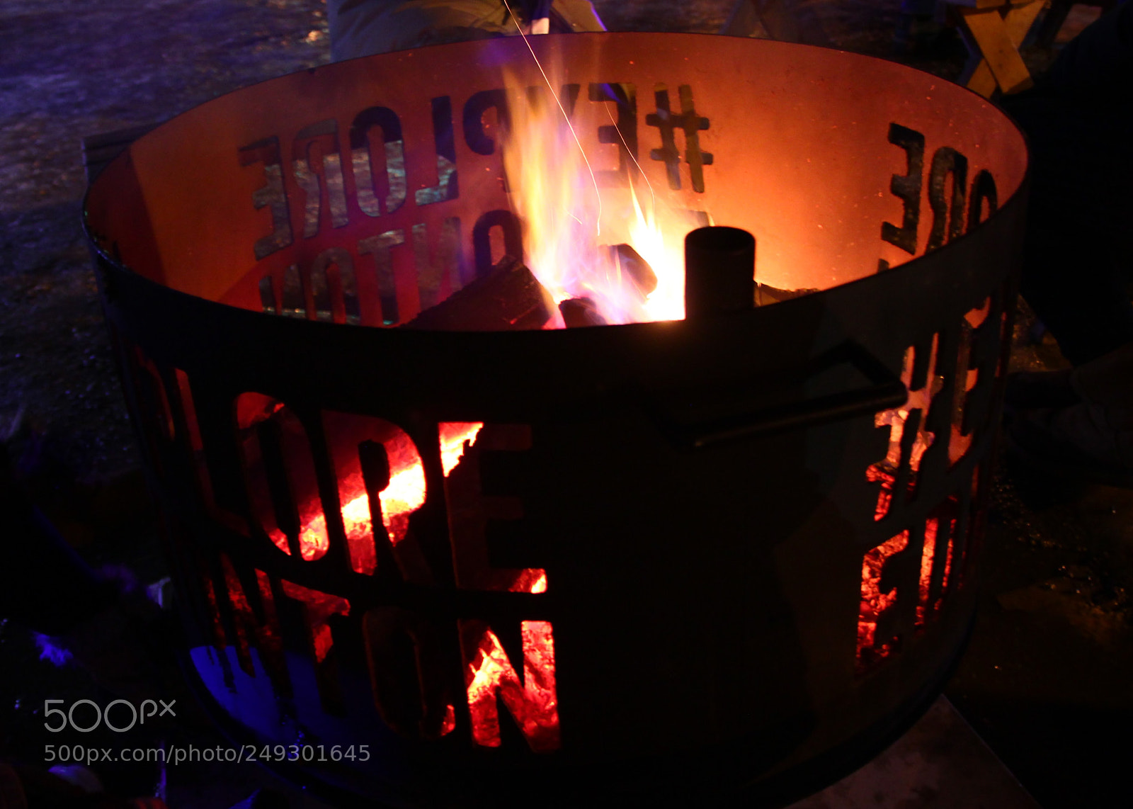 Canon EOS 550D (EOS Rebel T2i / EOS Kiss X4) sample photo. Fire pit / feuer stelle photography
