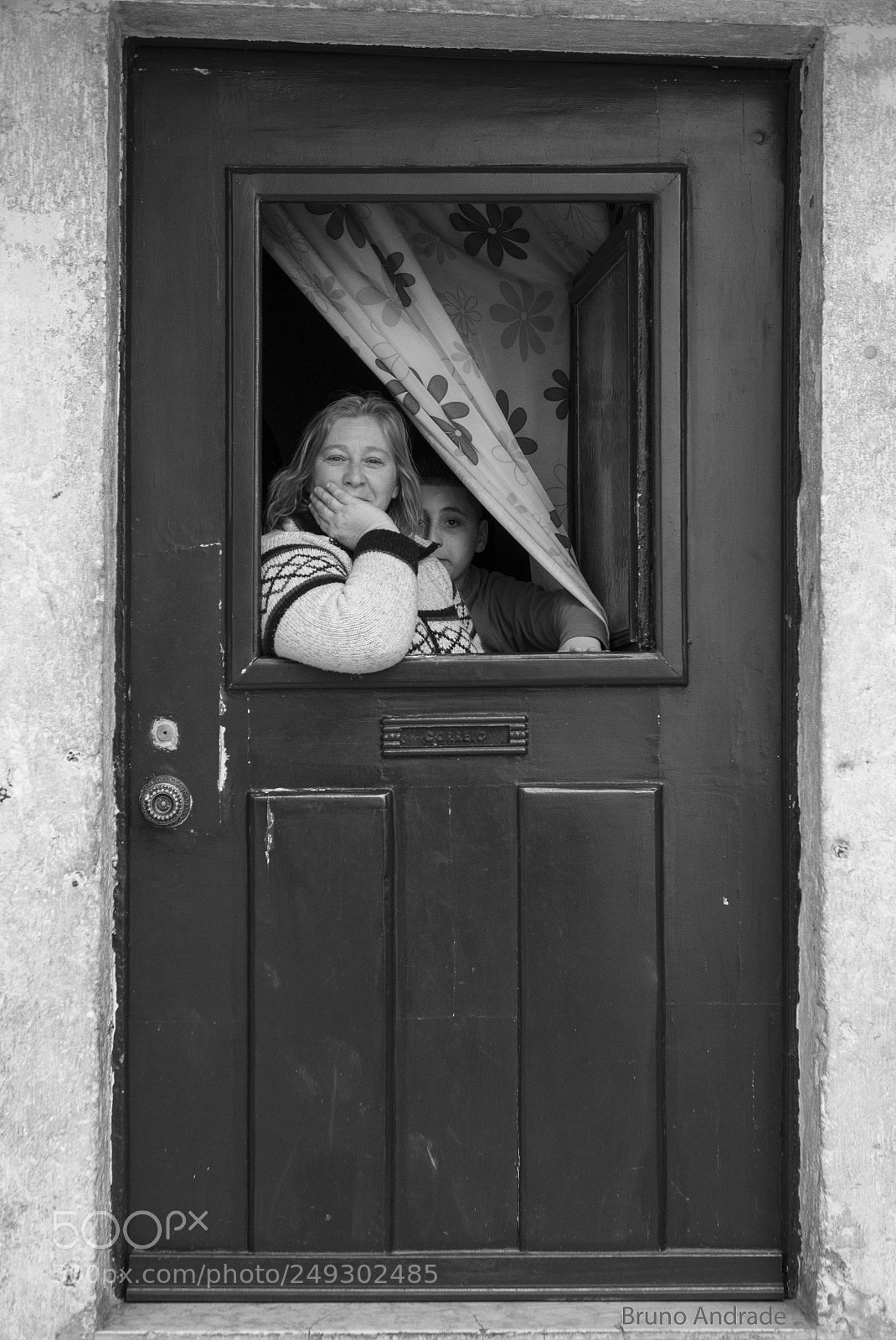 Panasonic Lumix DMC-LX100 sample photo. Geometry and people photography