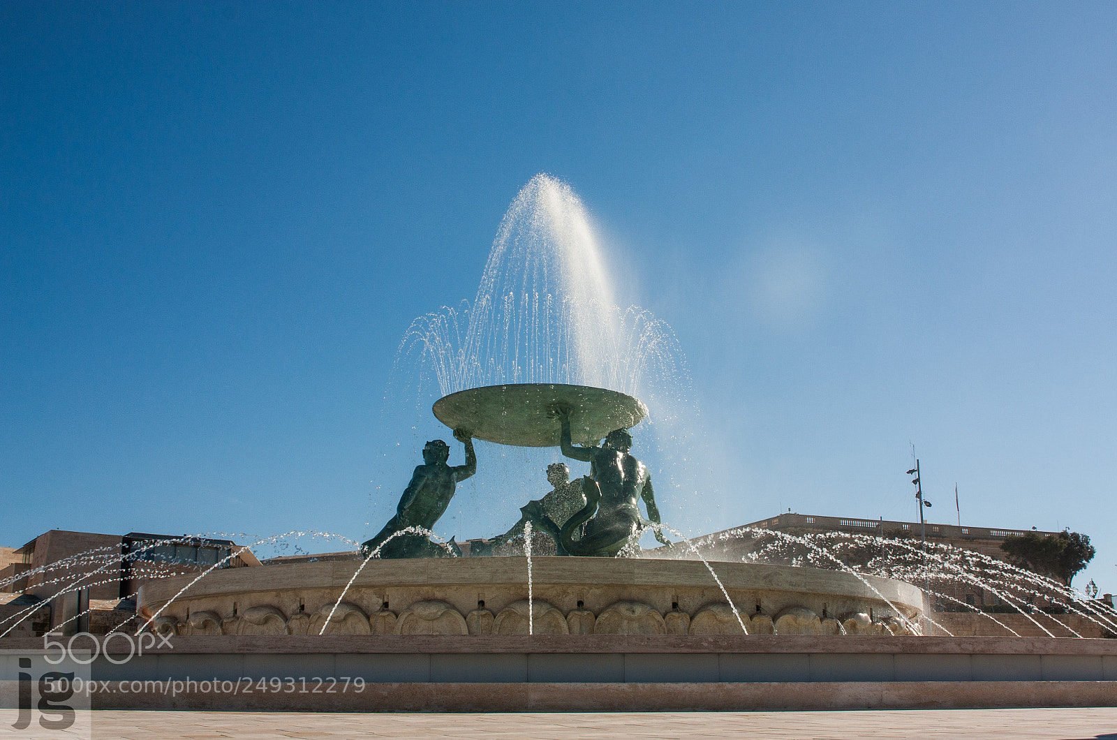 Canon EOS 450D (EOS Rebel XSi / EOS Kiss X2) sample photo. Tritons' fountain valletta malta photography