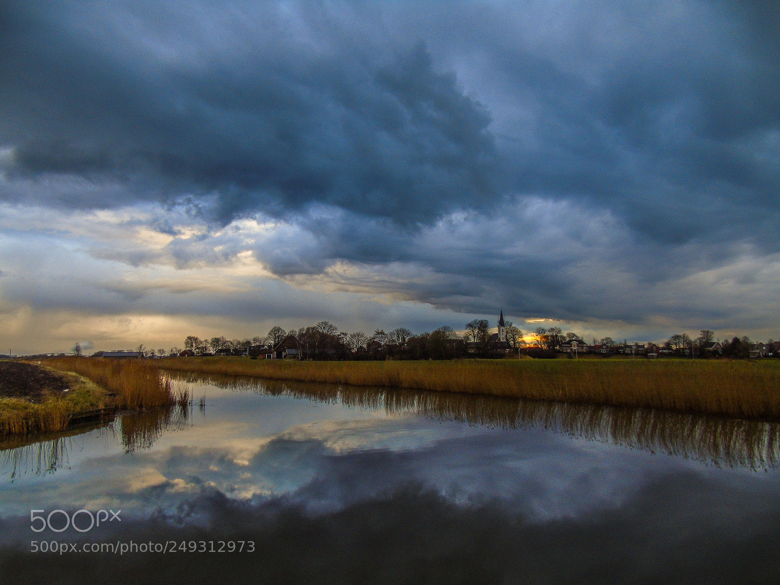 Sony Cyber-shot DSC-H400 sample photo. Stormy sky photography