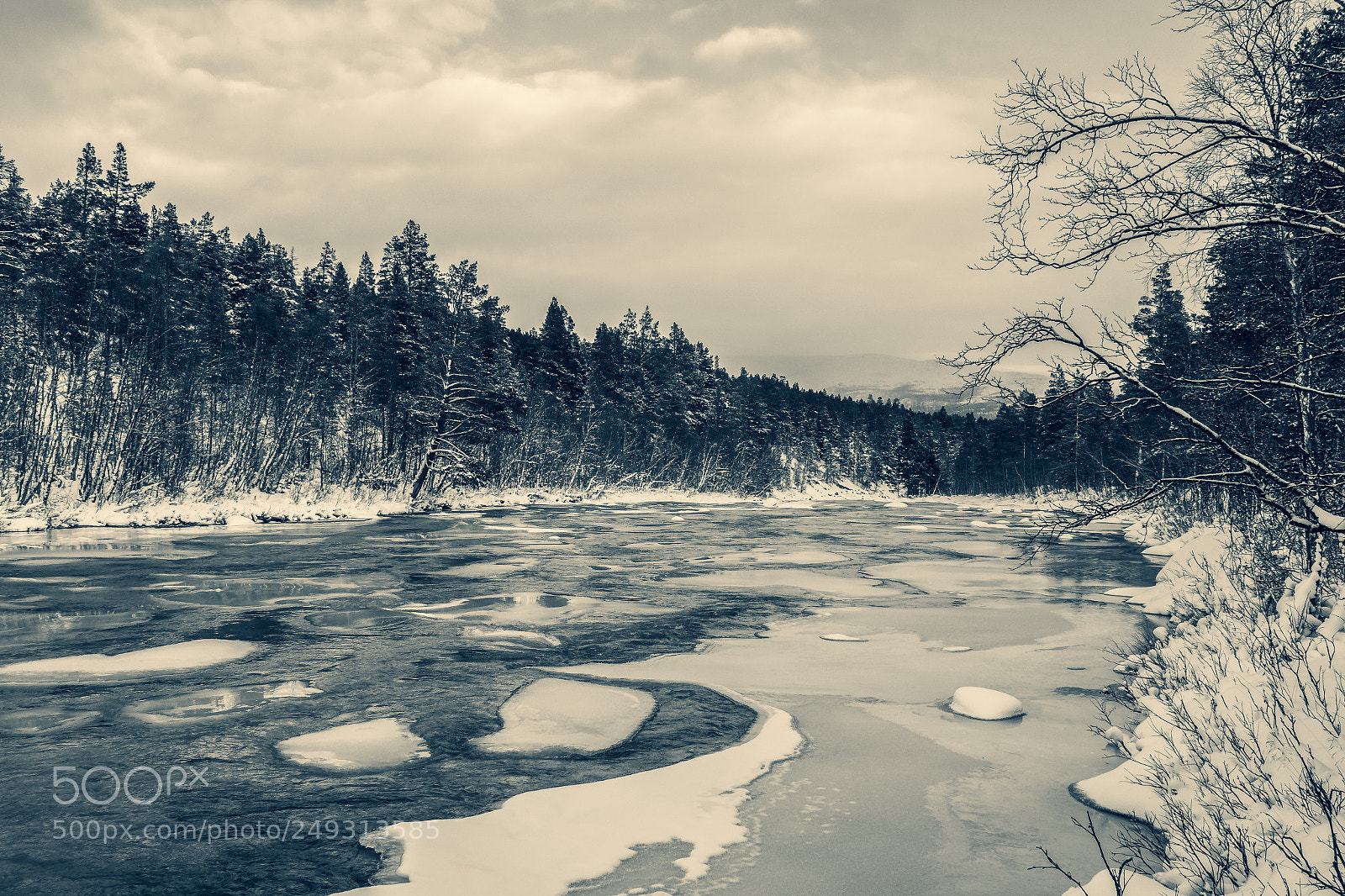 Canon PowerShot G5 X sample photo. Winter river monochrome photography