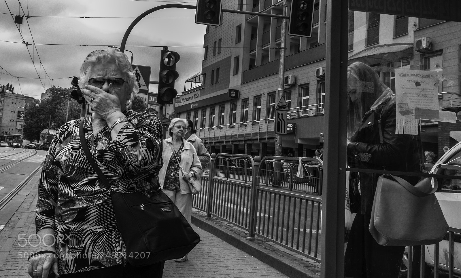 Fujifilm X-T20 sample photo. At the bus stop photography