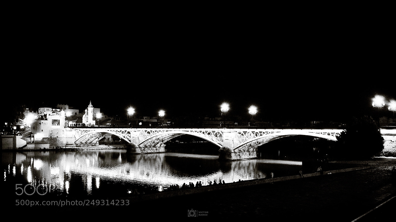 Nikon D7000 sample photo. Triana b/n photography