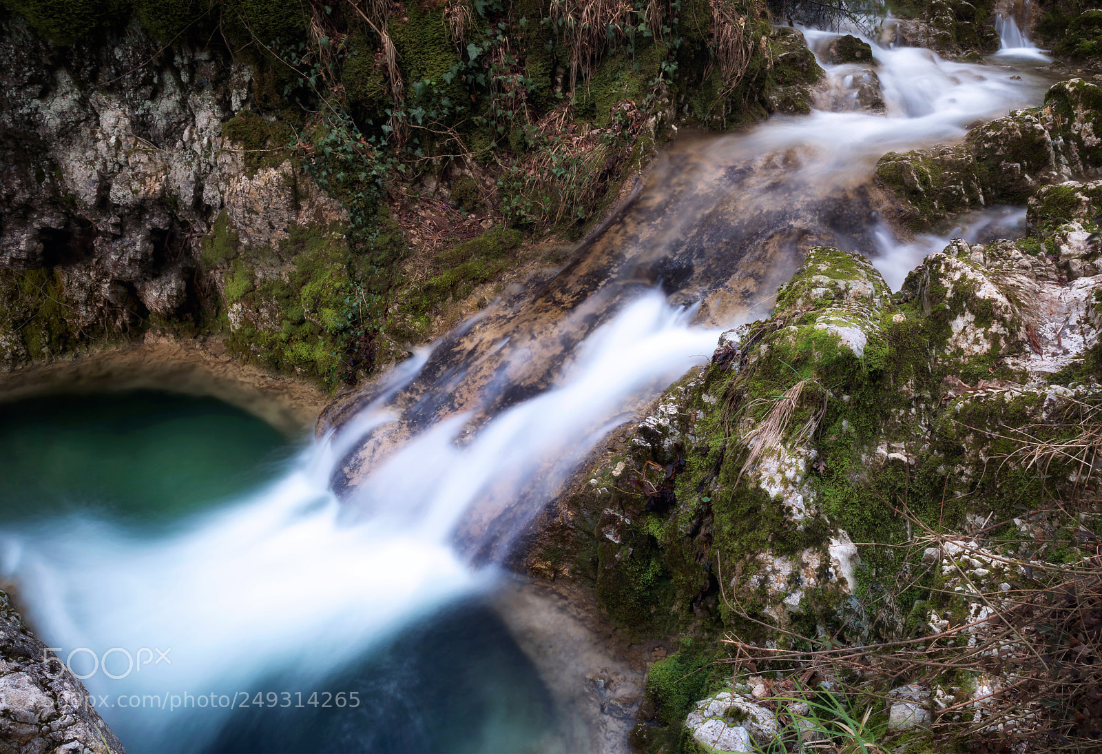 Canon EOS 5D Mark IV sample photo. Pozza del diavolo waterfall. photography