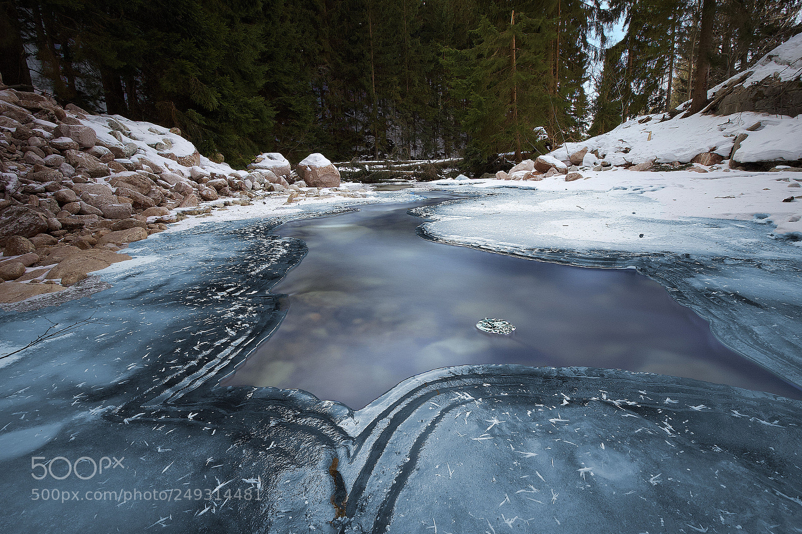 Canon EOS 100D (EOS Rebel SL1 / EOS Kiss X7) sample photo. Frozen river star photography