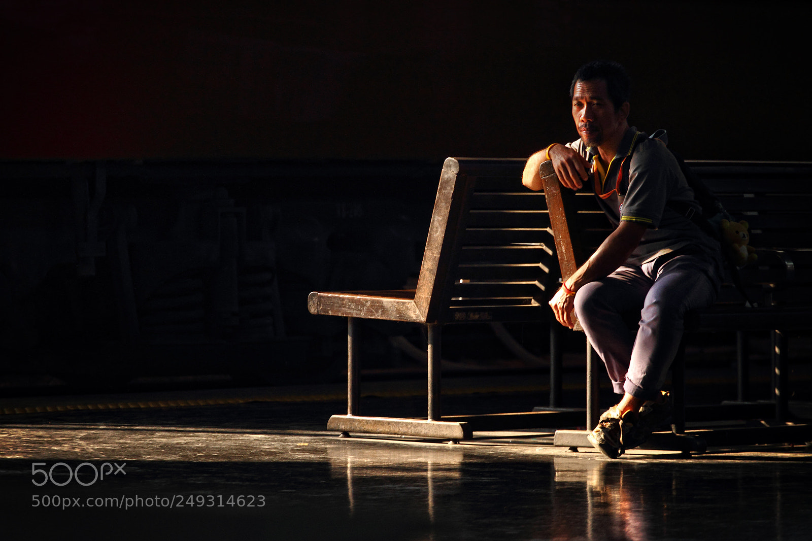 Canon EOS 7D sample photo. A man waiting for photography