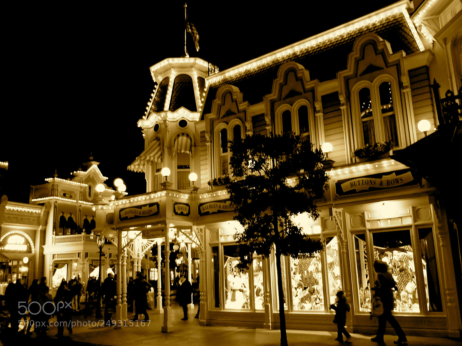 Fujifilm X20 sample photo. Disney like every day photography