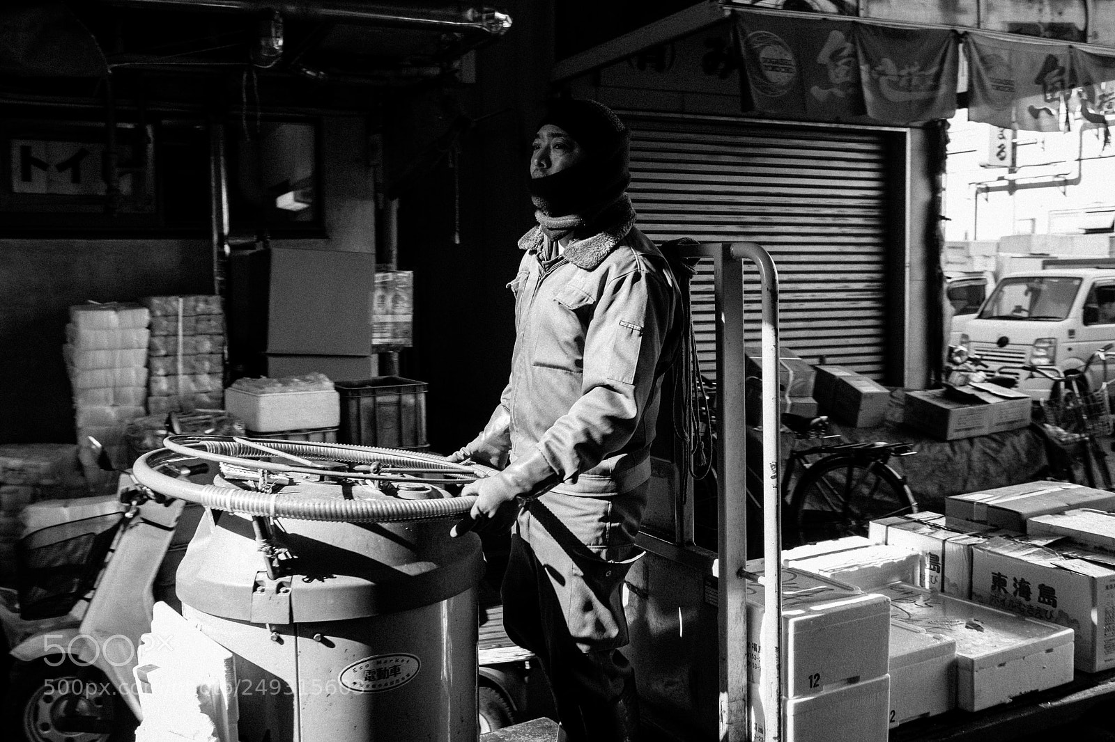 Fujifilm X100F sample photo. Turret truck, tokyo fish photography