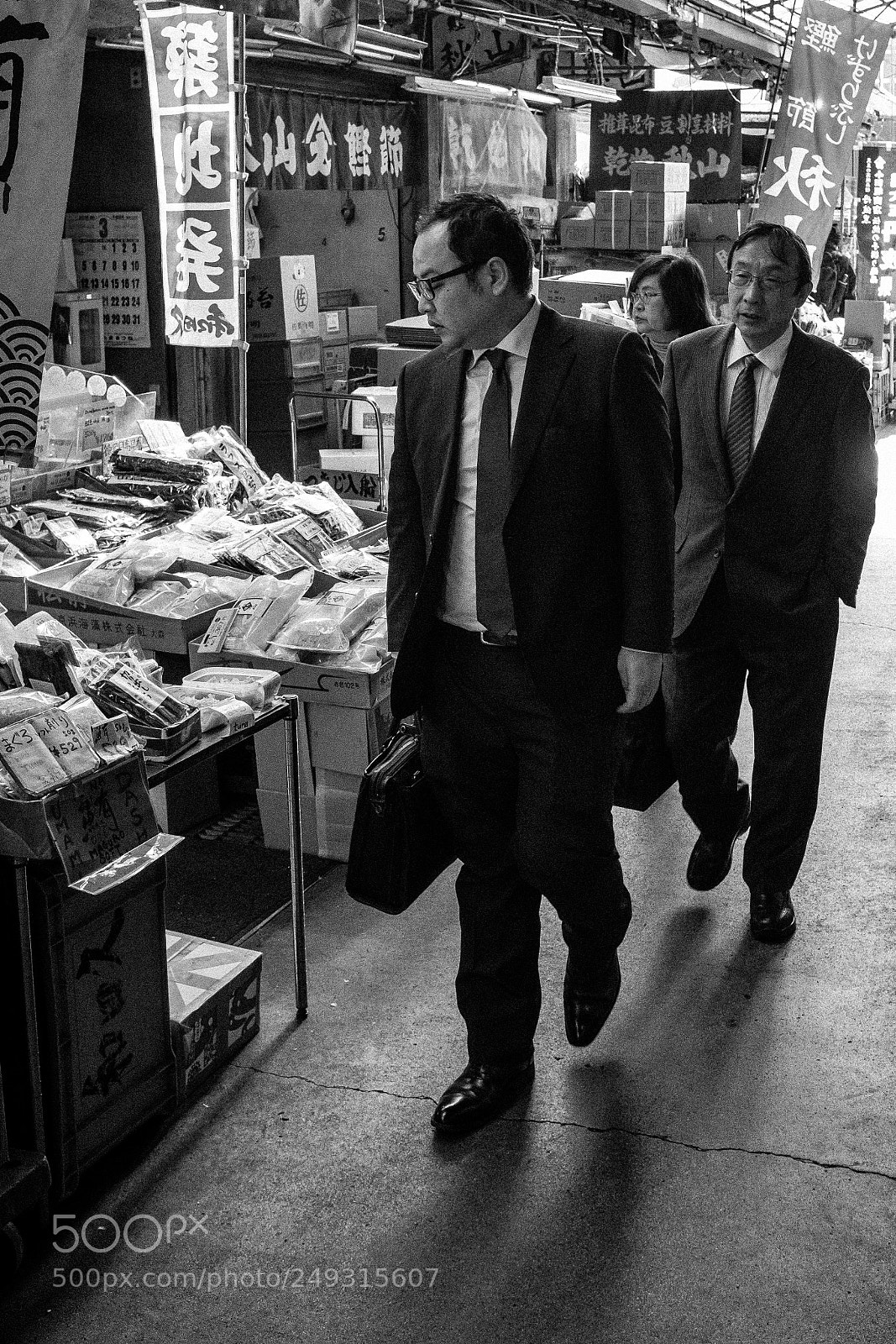 Fujifilm X100F sample photo. Tsukiji fish market, tokyo photography