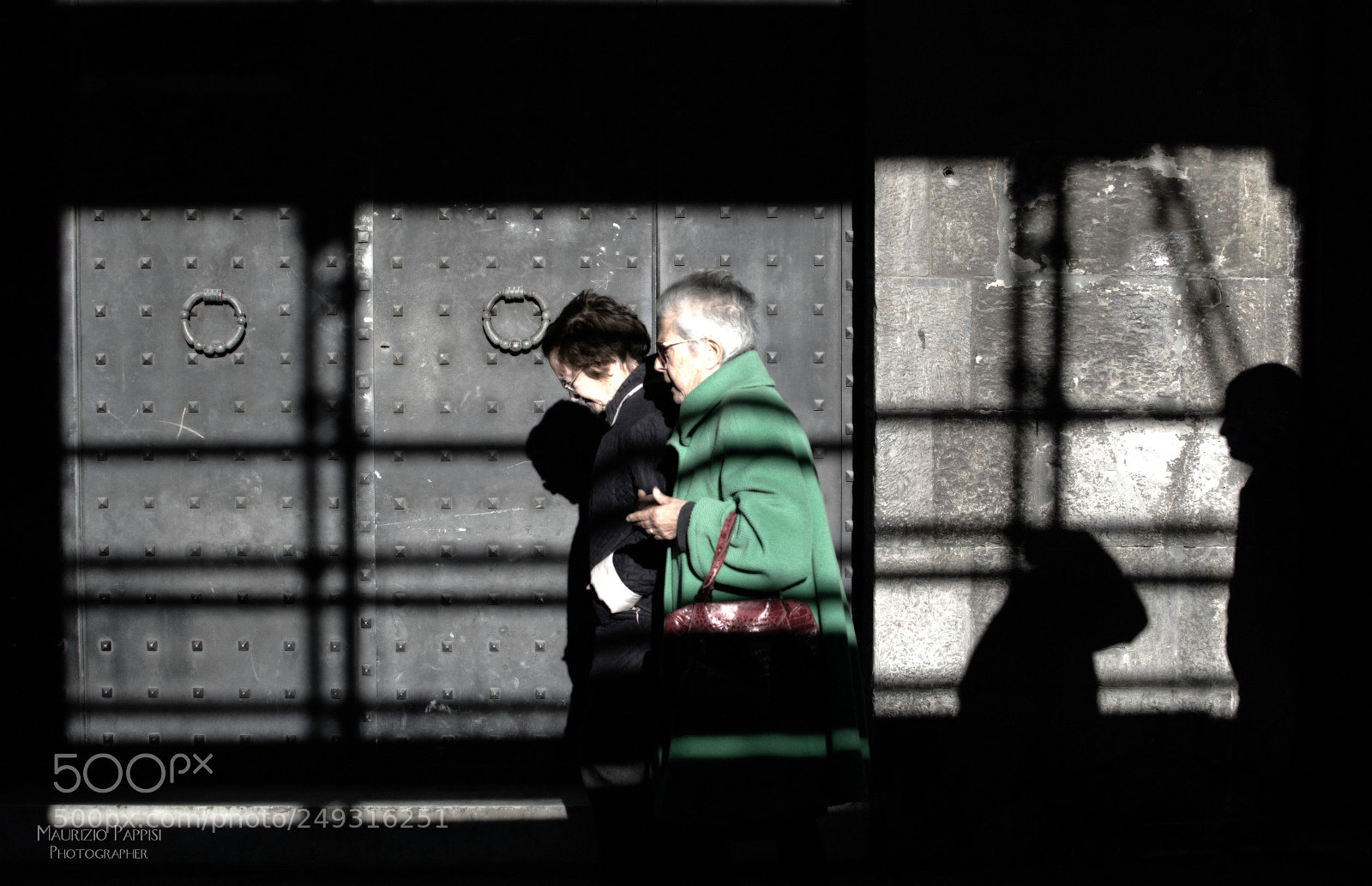 Nikon D5100 sample photo. Suspicious shadows photography