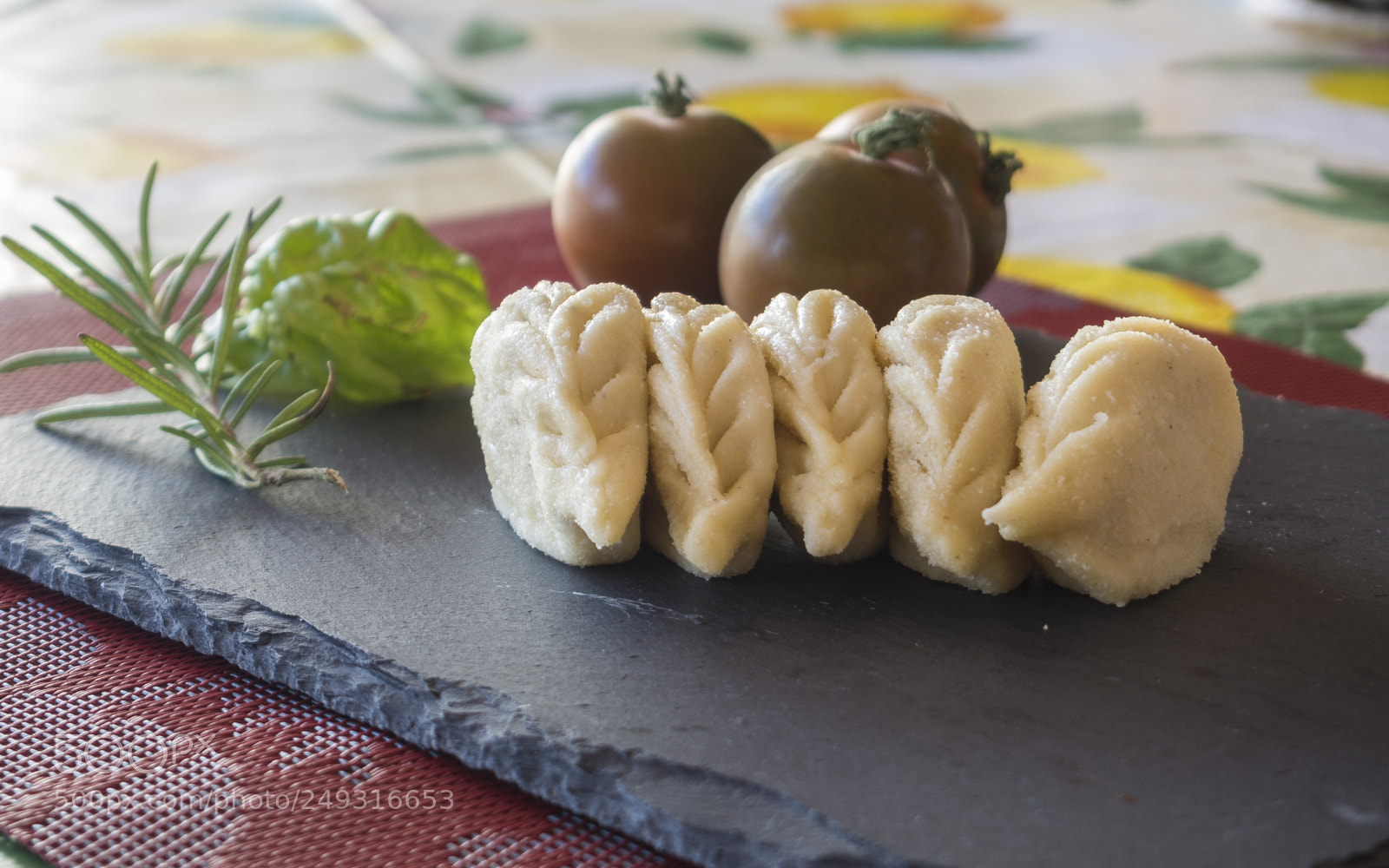 Olympus OM-D E-M10 III sample photo. Culurgiones - ravioli sardi photography