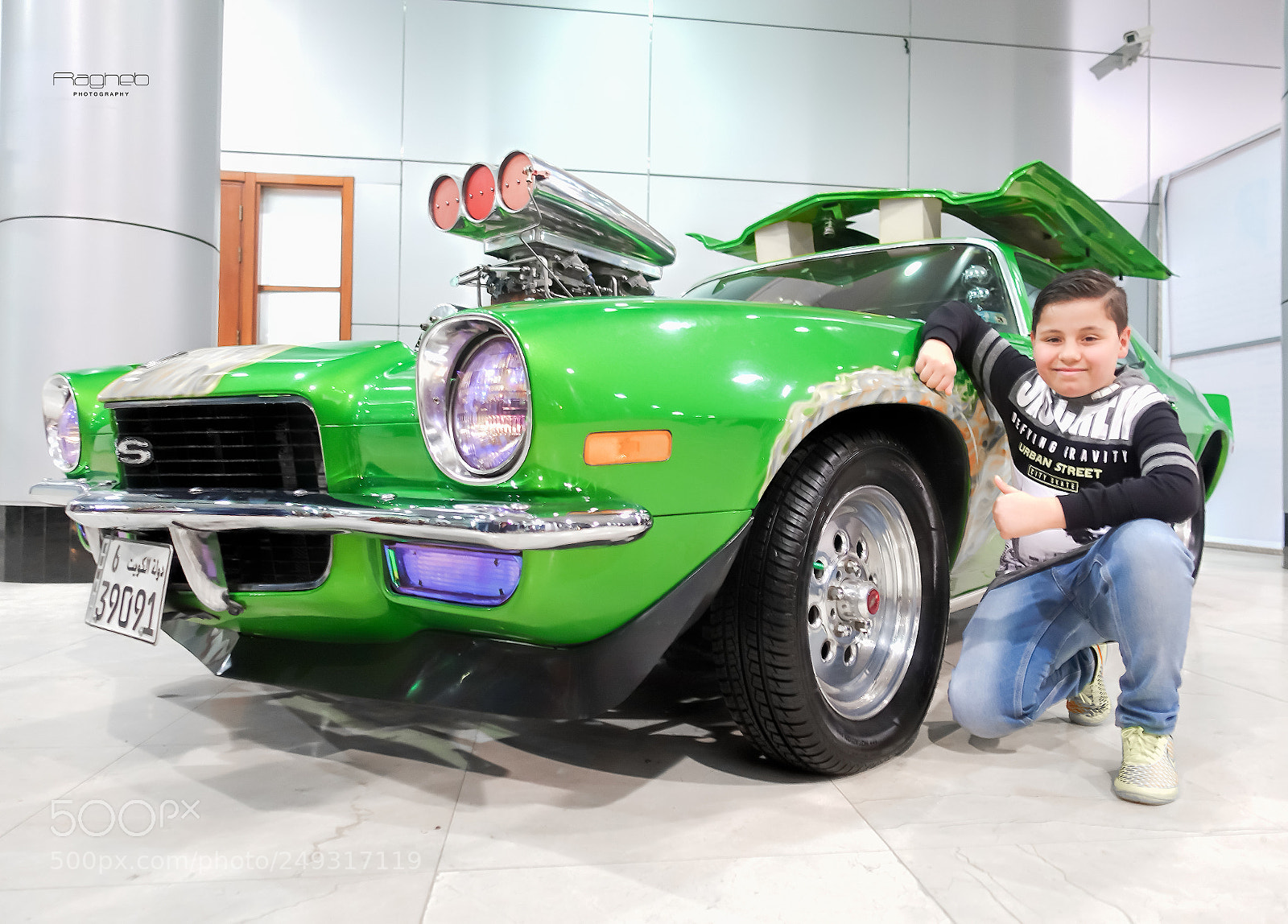 Sony DSC-RX100M5 sample photo. Cars kuwait photography