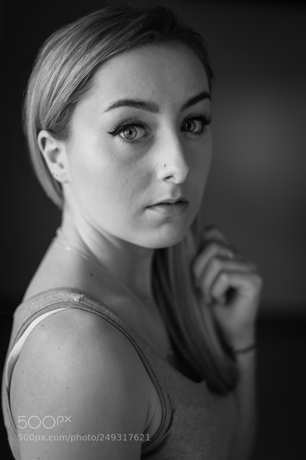 Canon EOS 6D Mark II sample photo. With her back to photography
