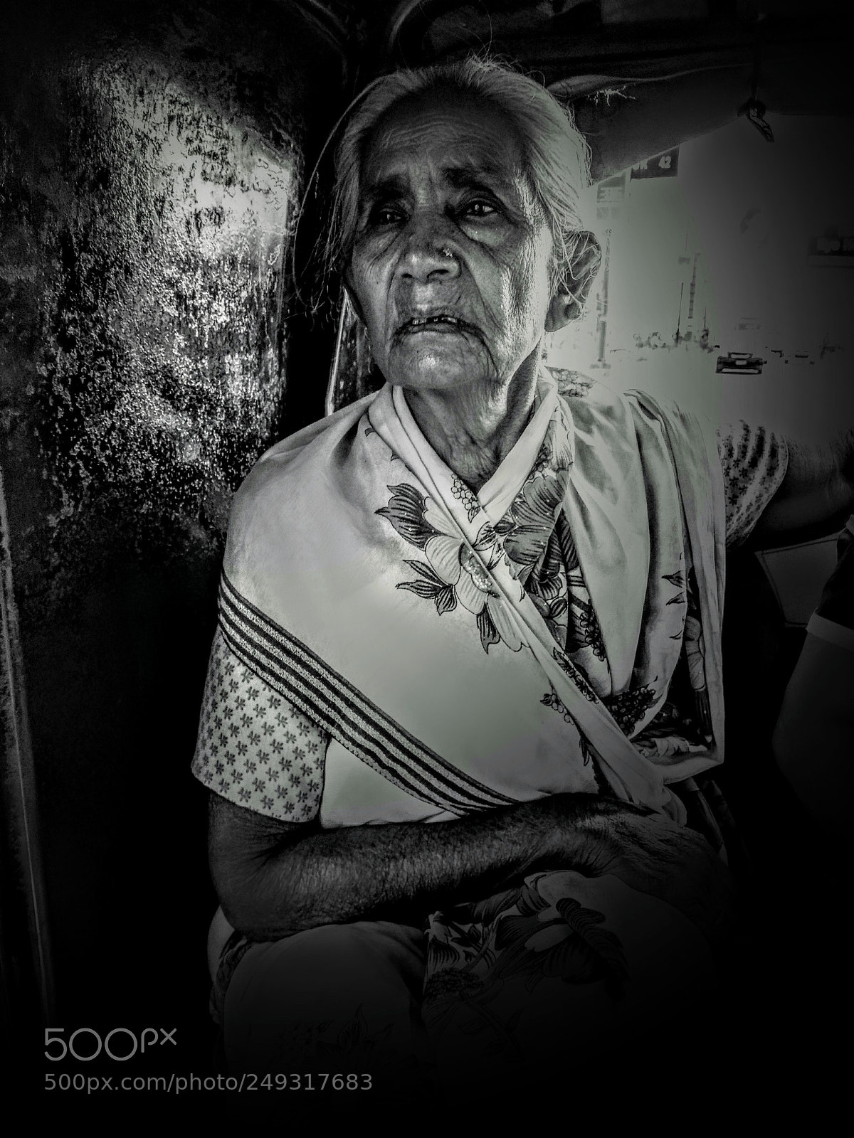 Motorola Moto G (5th Gen) sample photo. Sorrow in her eyes photography