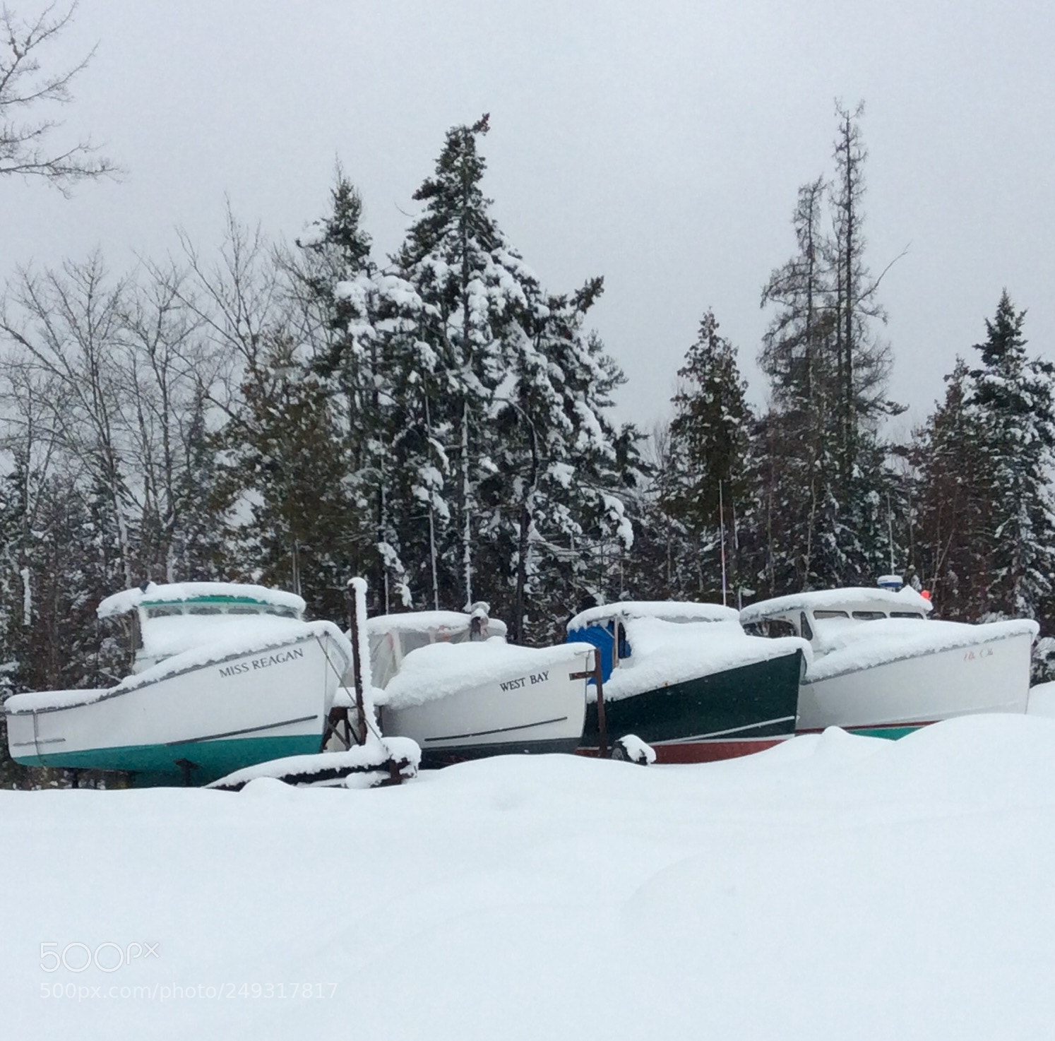 Apple iPad mini 2 sample photo. Maine boats in winter photography