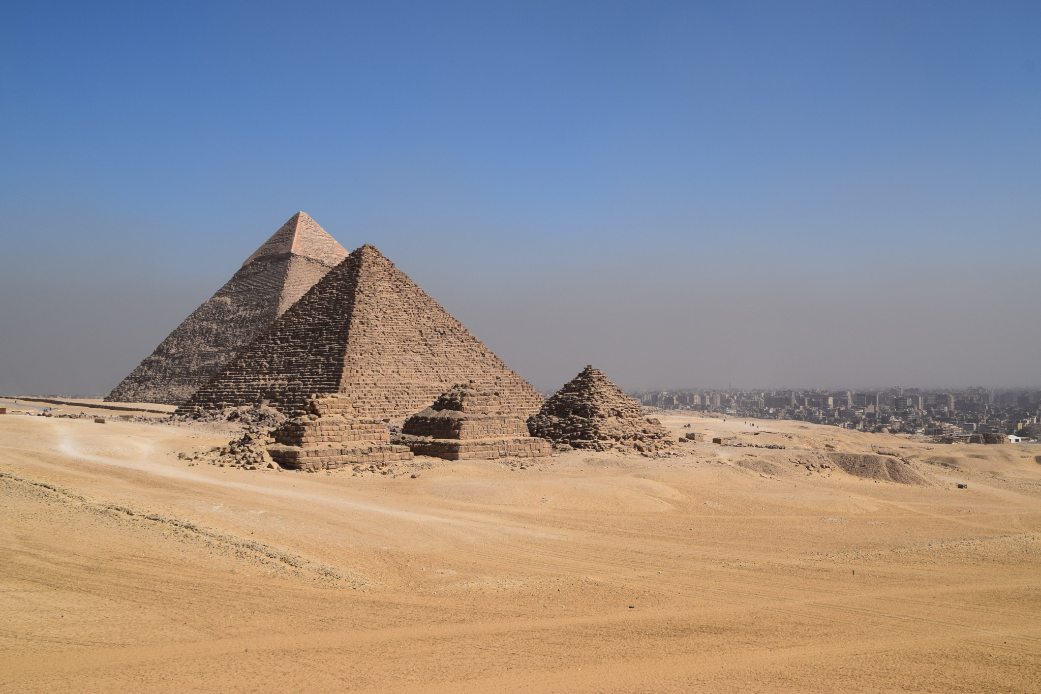 Nikon D3300 + Tamron AF 18-200mm F3.5-6.3 XR Di II LD Aspherical (IF) Macro sample photo. Pyramids of giza, egypt photography