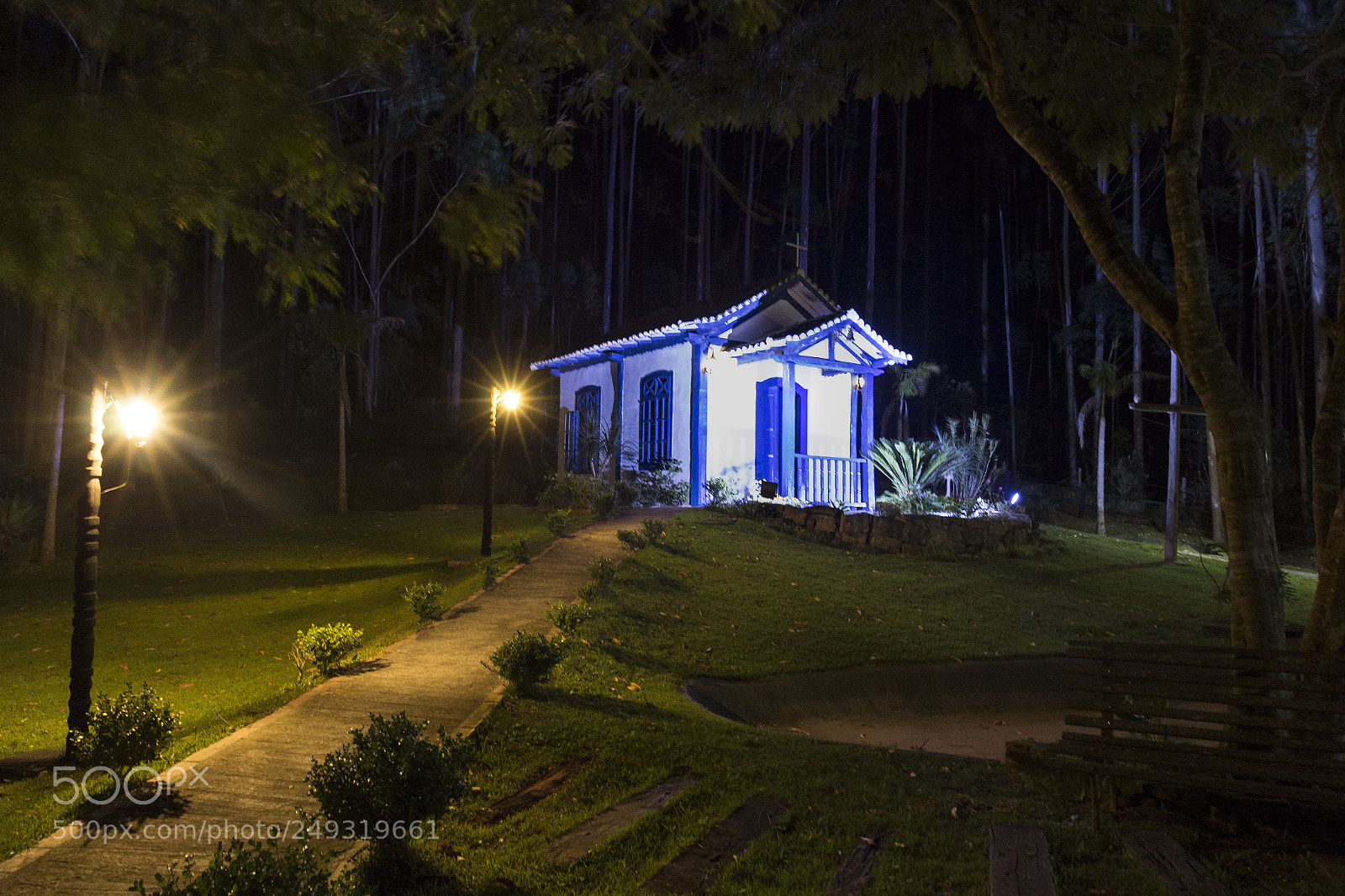 Canon EOS 700D (EOS Rebel T5i / EOS Kiss X7i) sample photo. Little church photography