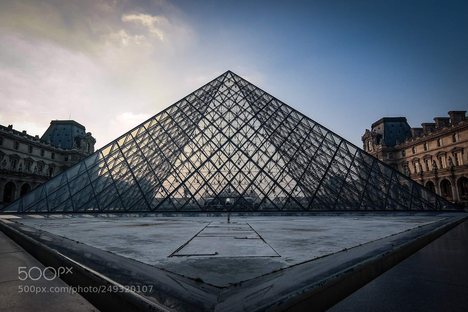 Samsung NX300 sample photo. Louvre museum photography