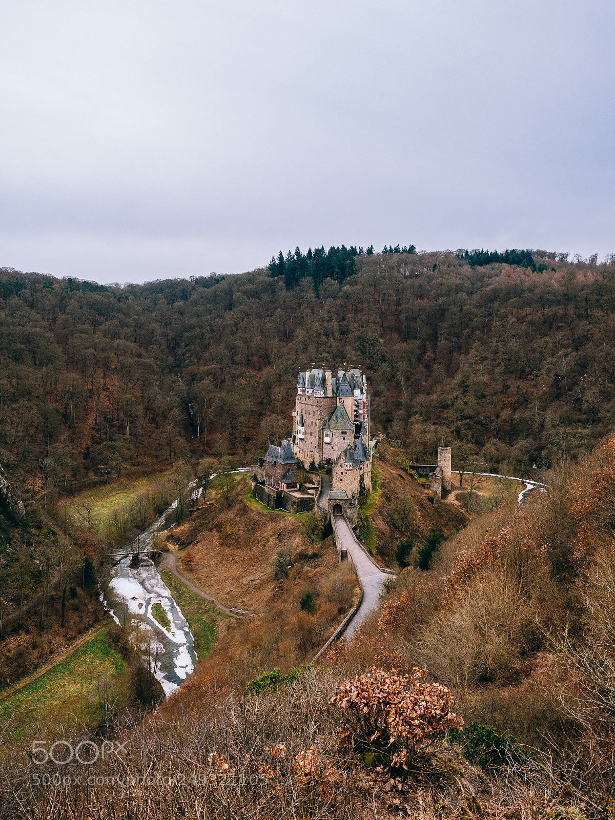 Olympus OM-D E-M1 sample photo. Eltz castle photography