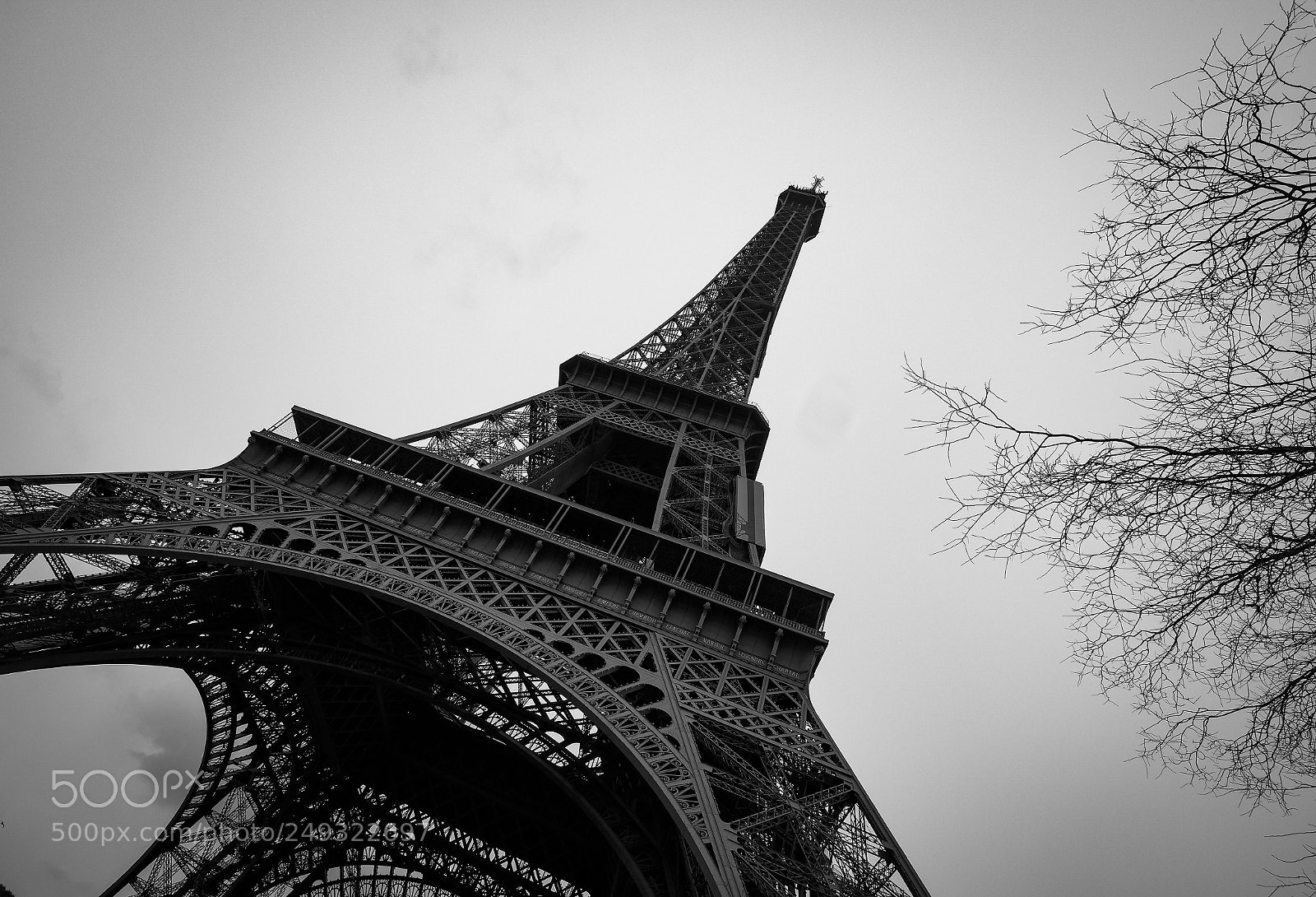 Samsung NX300 sample photo. Eiffel photography