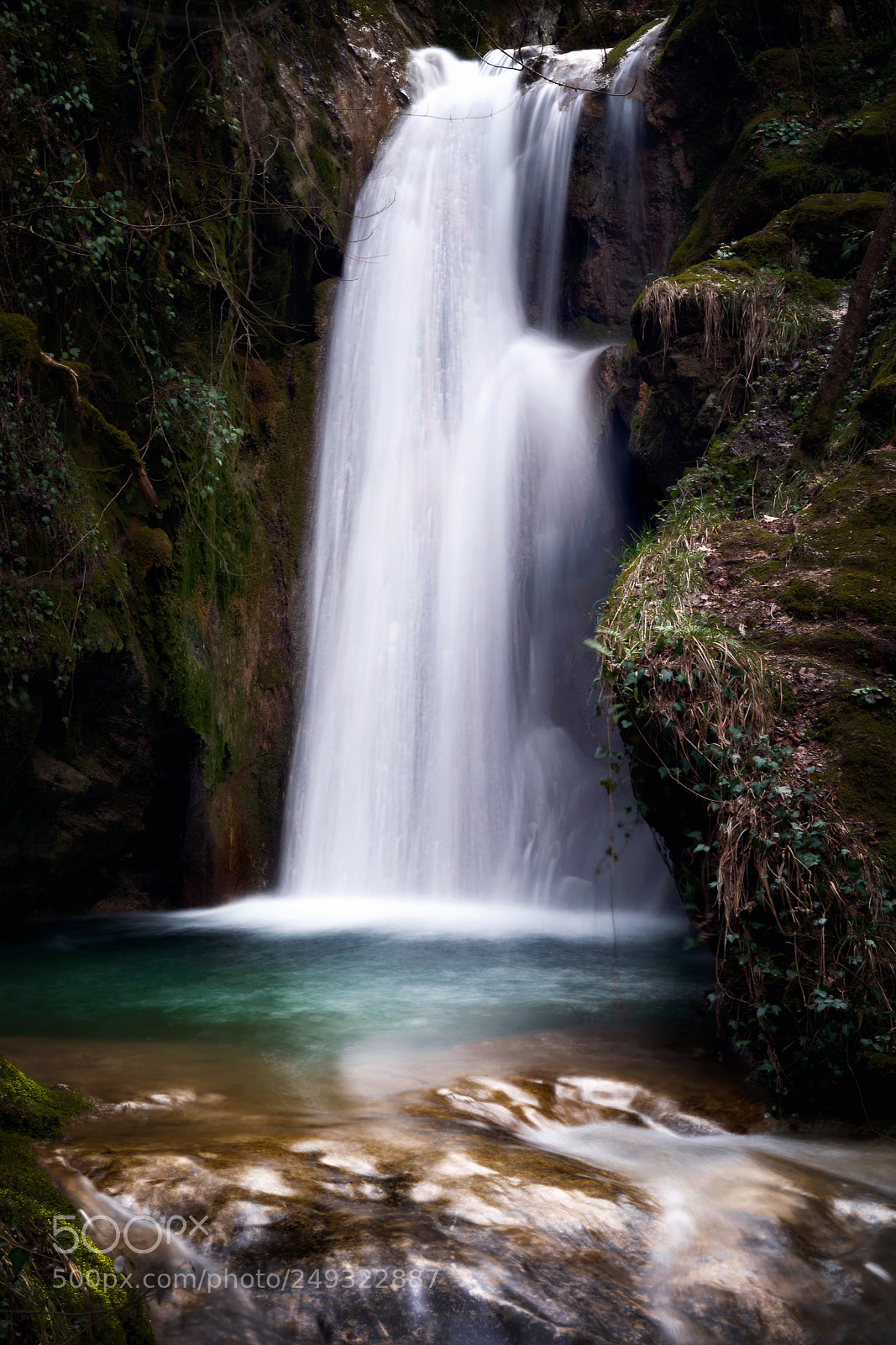Canon EOS 5D Mark IV sample photo. Pozza del diavolo waterfall photography