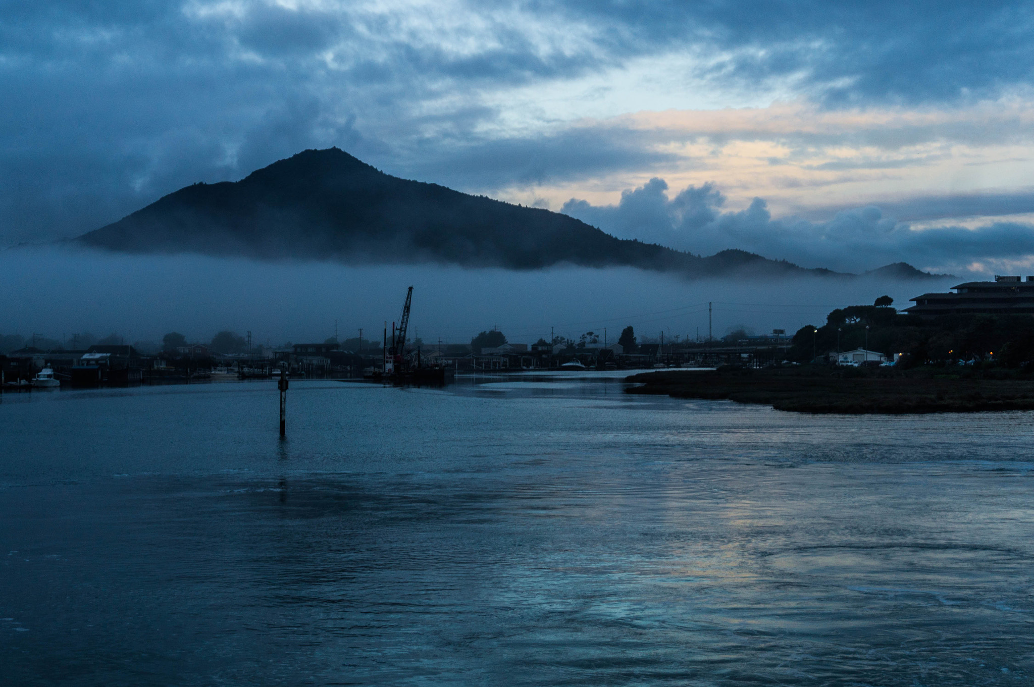 Sony Alpha NEX-F3 sample photo. Morning fog photography