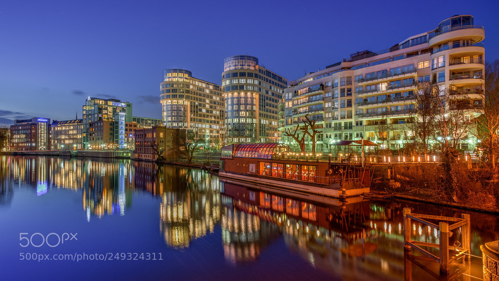 Sony a7R II sample photo. Citylights photography