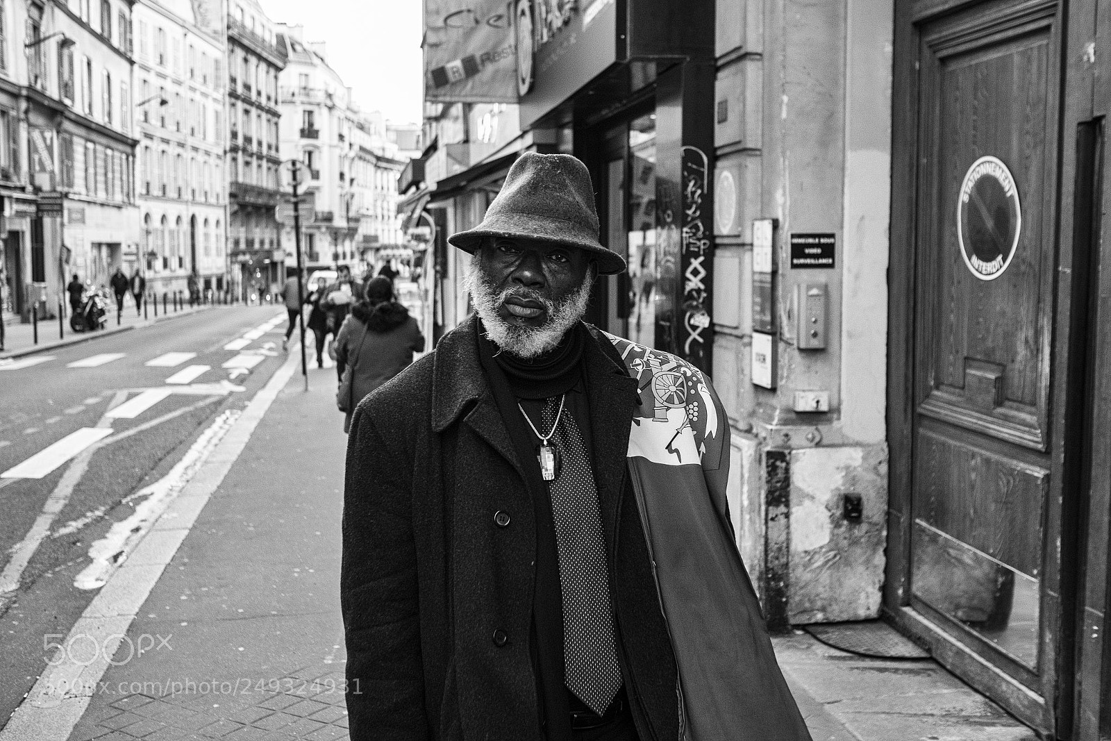 Fujifilm X-T2 sample photo. Man in the street photography