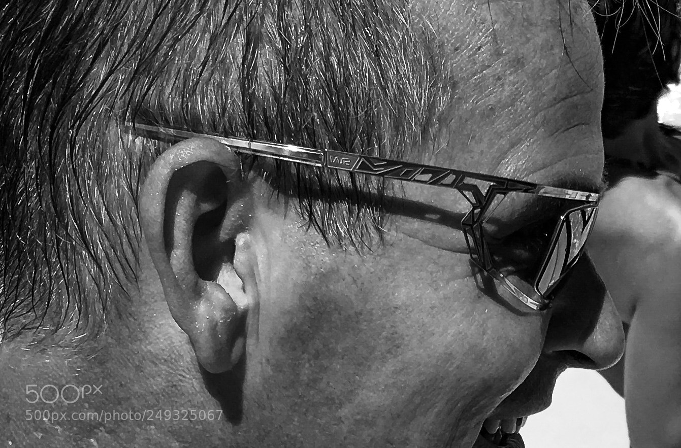 Apple iPhone SE sample photo. Slad novosad sunglasses photography