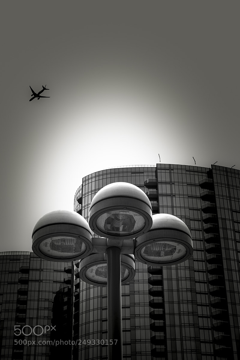 Sony Cyber-shot DSC-RX100 IV sample photo. With plane and light photography