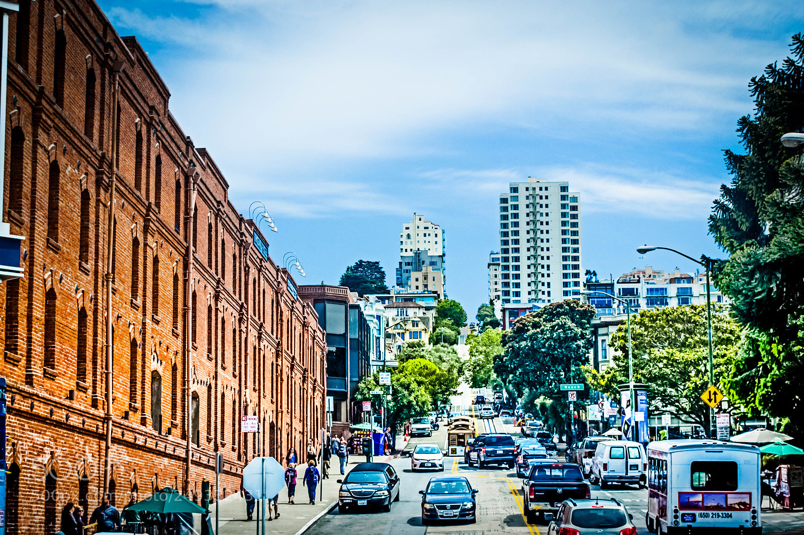 Nikon D3100 sample photo. Always bustling city photography