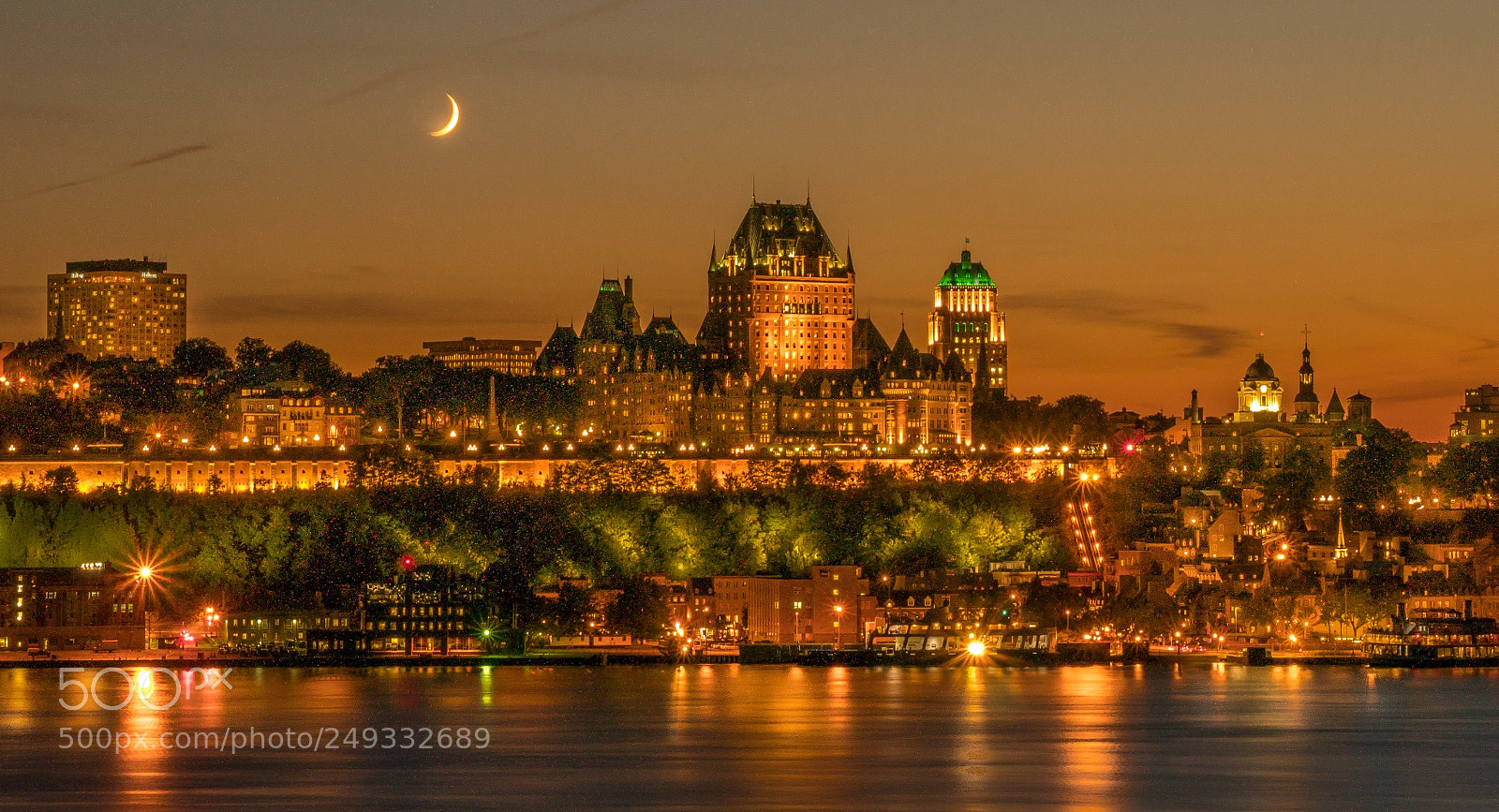 Panasonic Lumix DMC-GX85 (Lumix DMC-GX80 / Lumix DMC-GX7 Mark II) sample photo. Old city quebec from photography