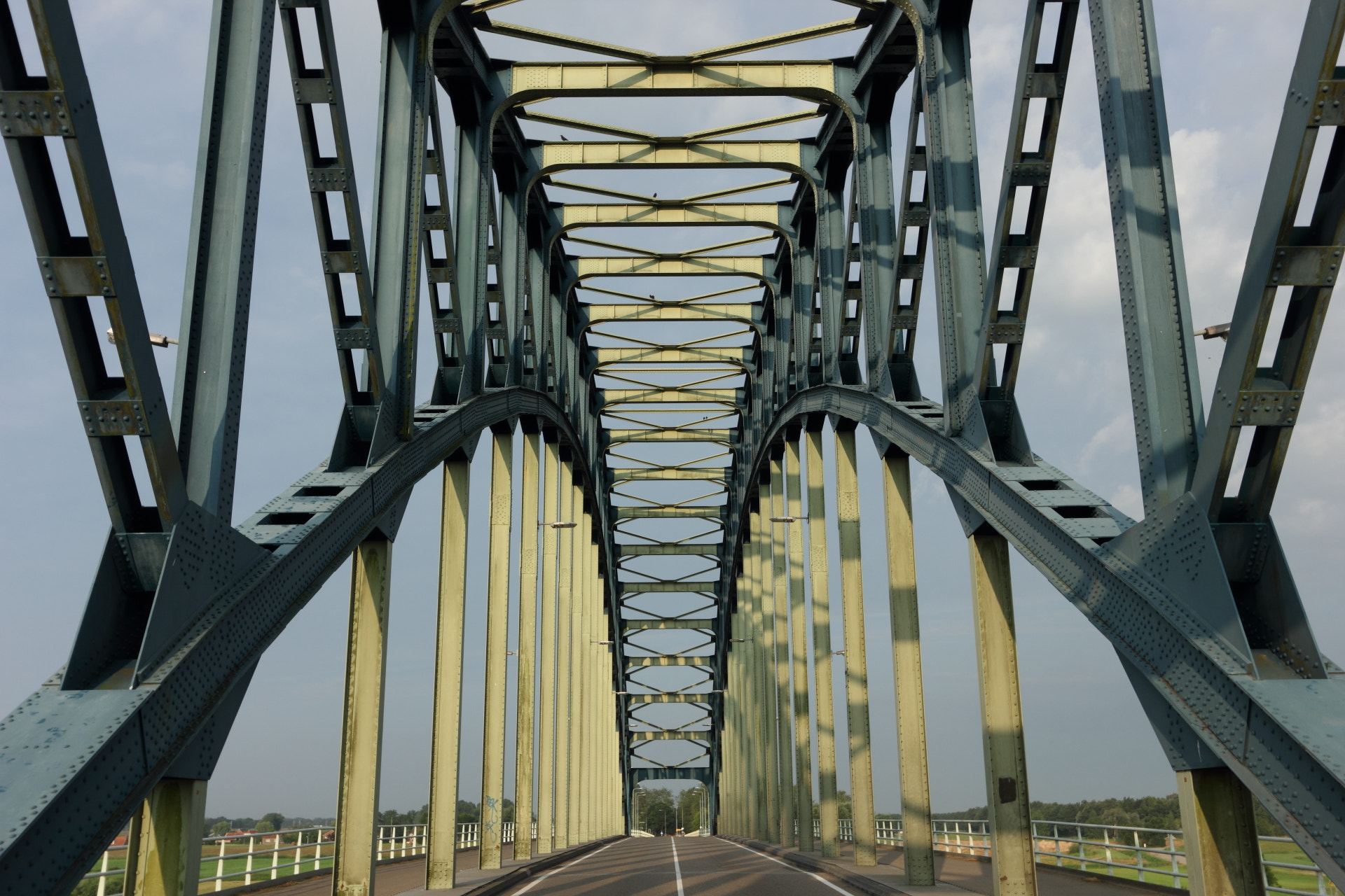 Canon EF-S 10-22mm F3.5-4.5 USM sample photo. Symmetry bridge photography