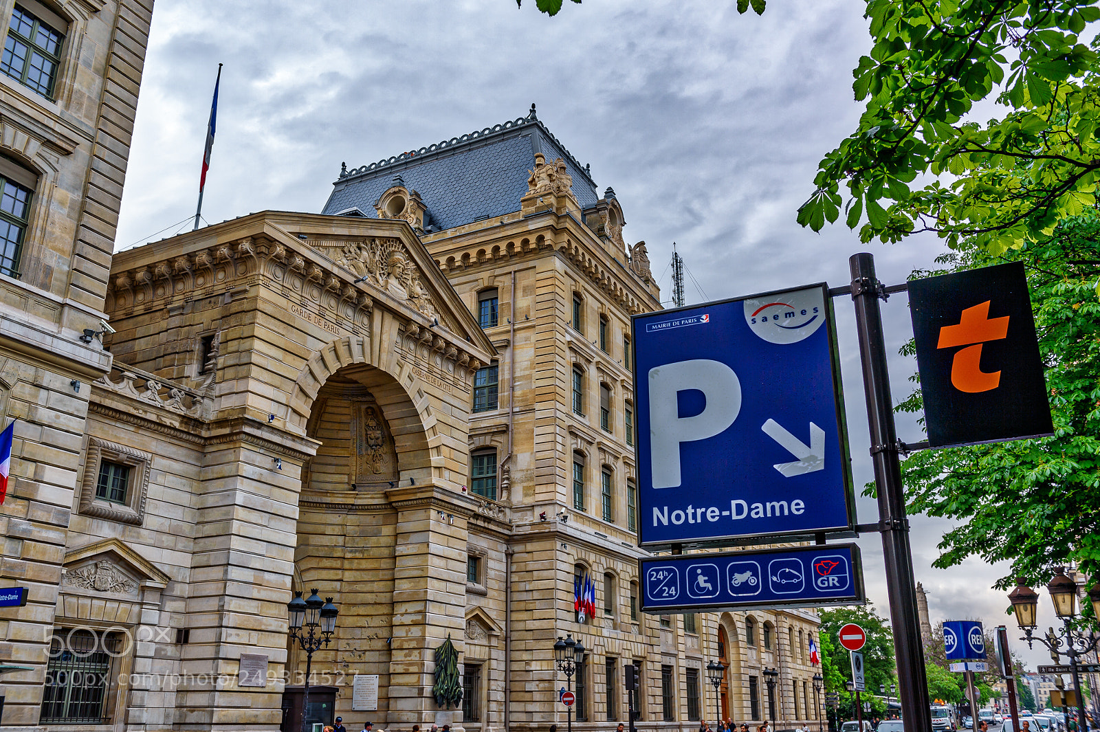 Nikon D4S sample photo. Parking @ notre-dame ! photography