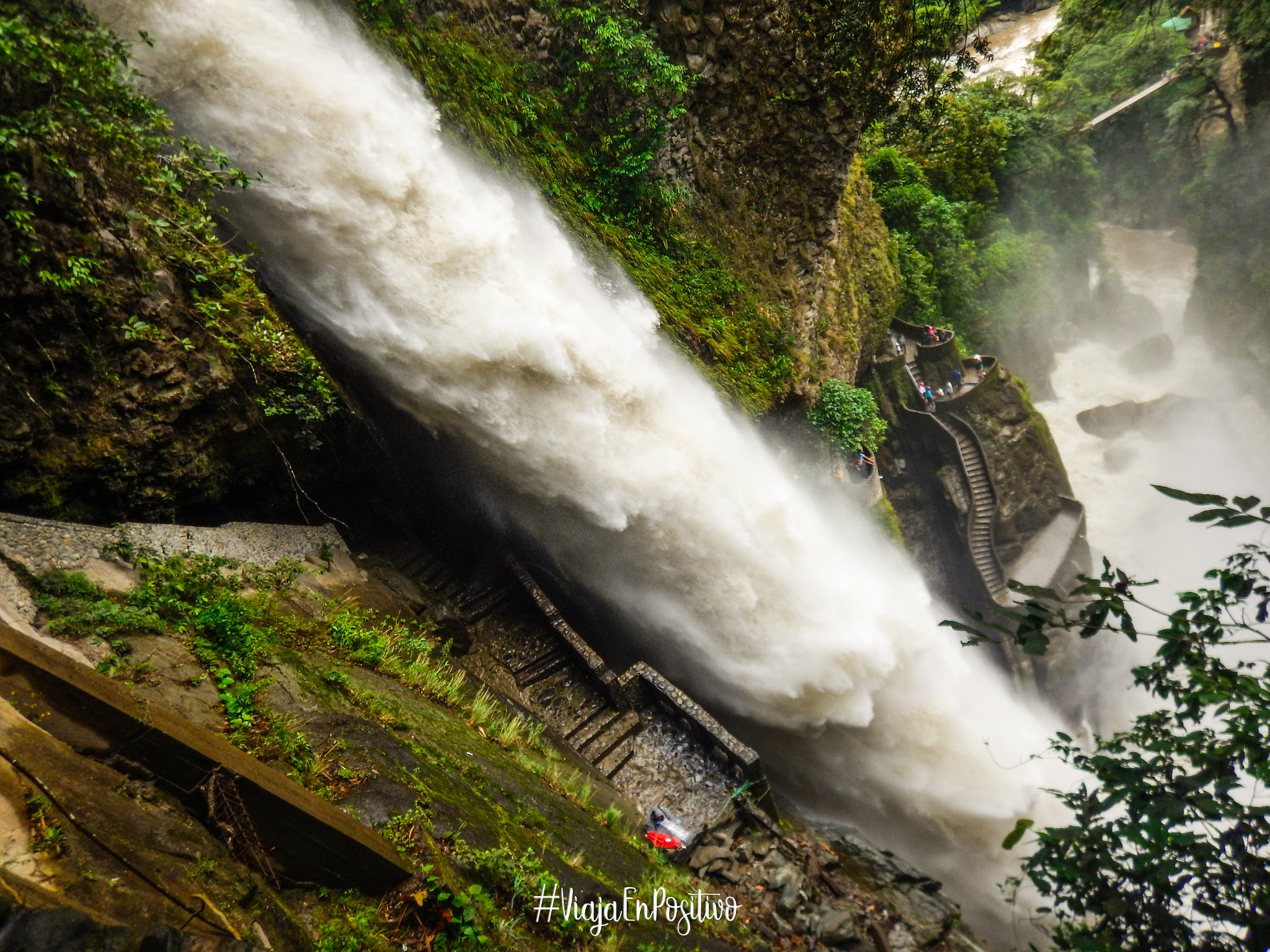 Nikon Coolpix AW120 sample photo. Baños de agua santa | viaja en positivo photography