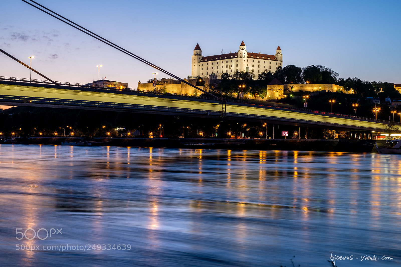 Fujifilm X-T2 sample photo. Bratislava castle photography