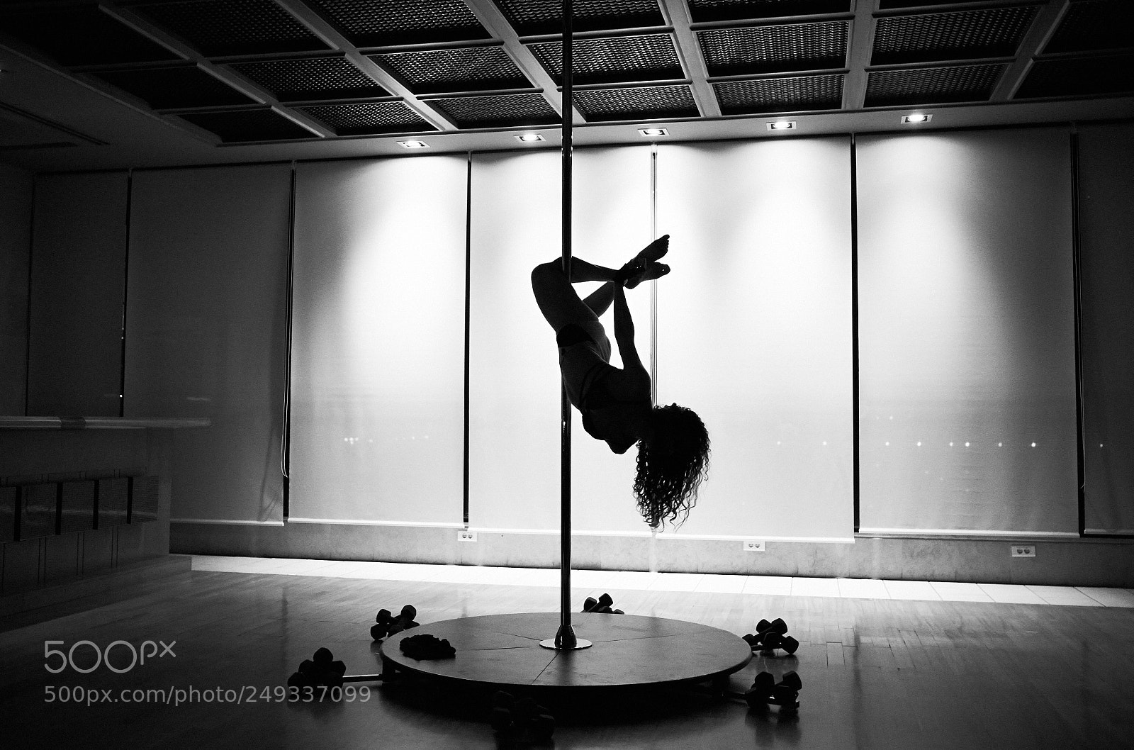 Fujifilm X-T10 sample photo. Pole dancing art and photography