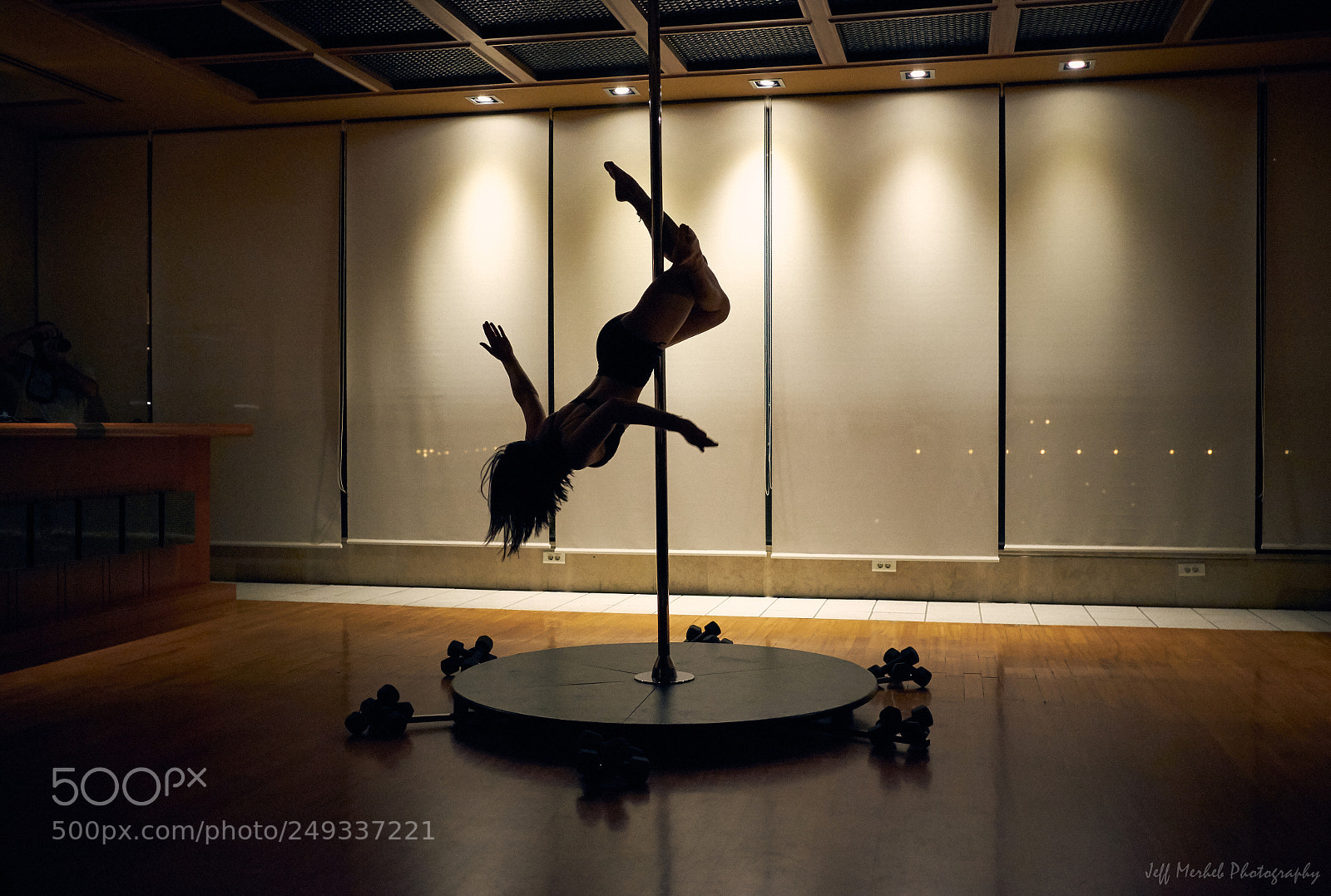 Fujifilm X-T10 sample photo. Pole dancing art and photography