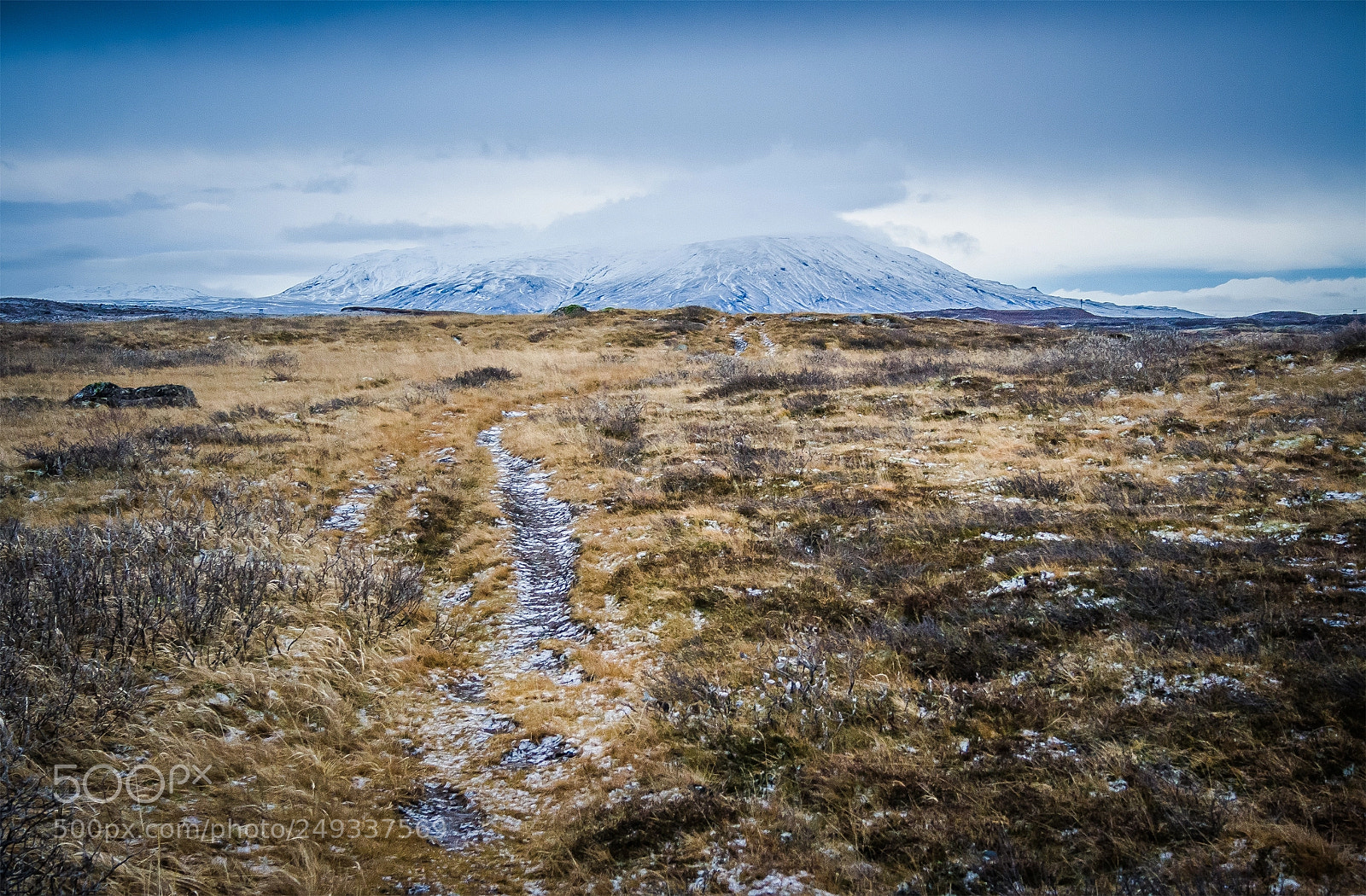 Canon EOS 1000D (EOS Digital Rebel XS / EOS Kiss F) sample photo. Snowy mountain on iceland photography
