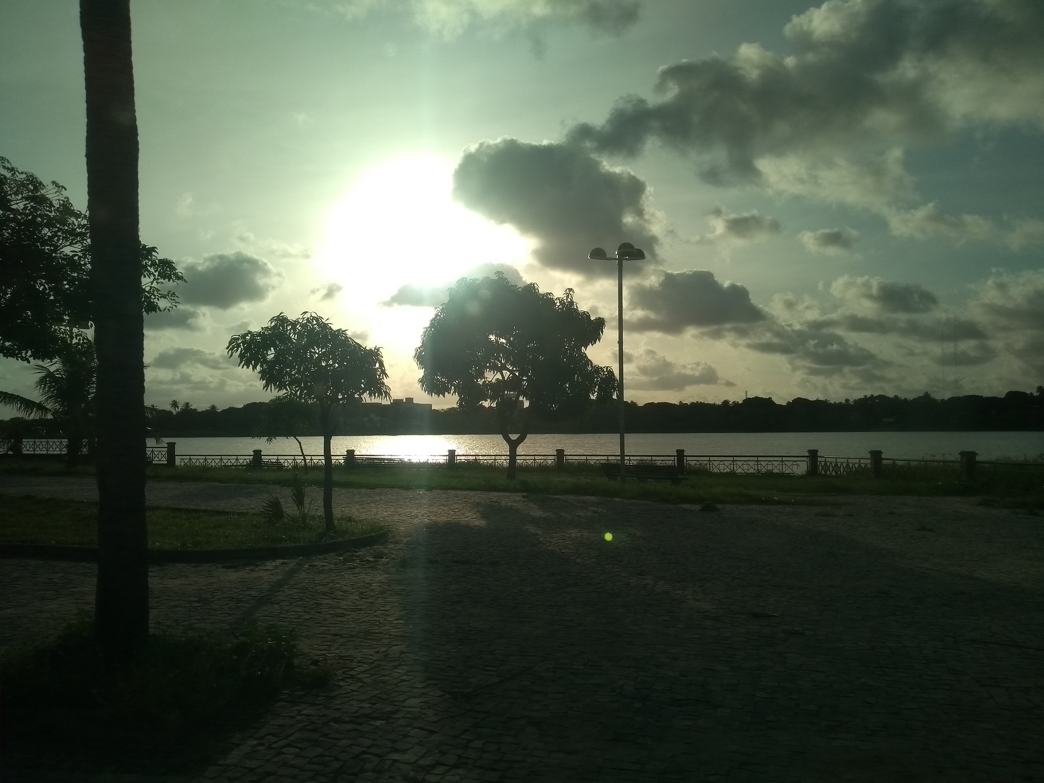 Motorola Moto G (5S) sample photo