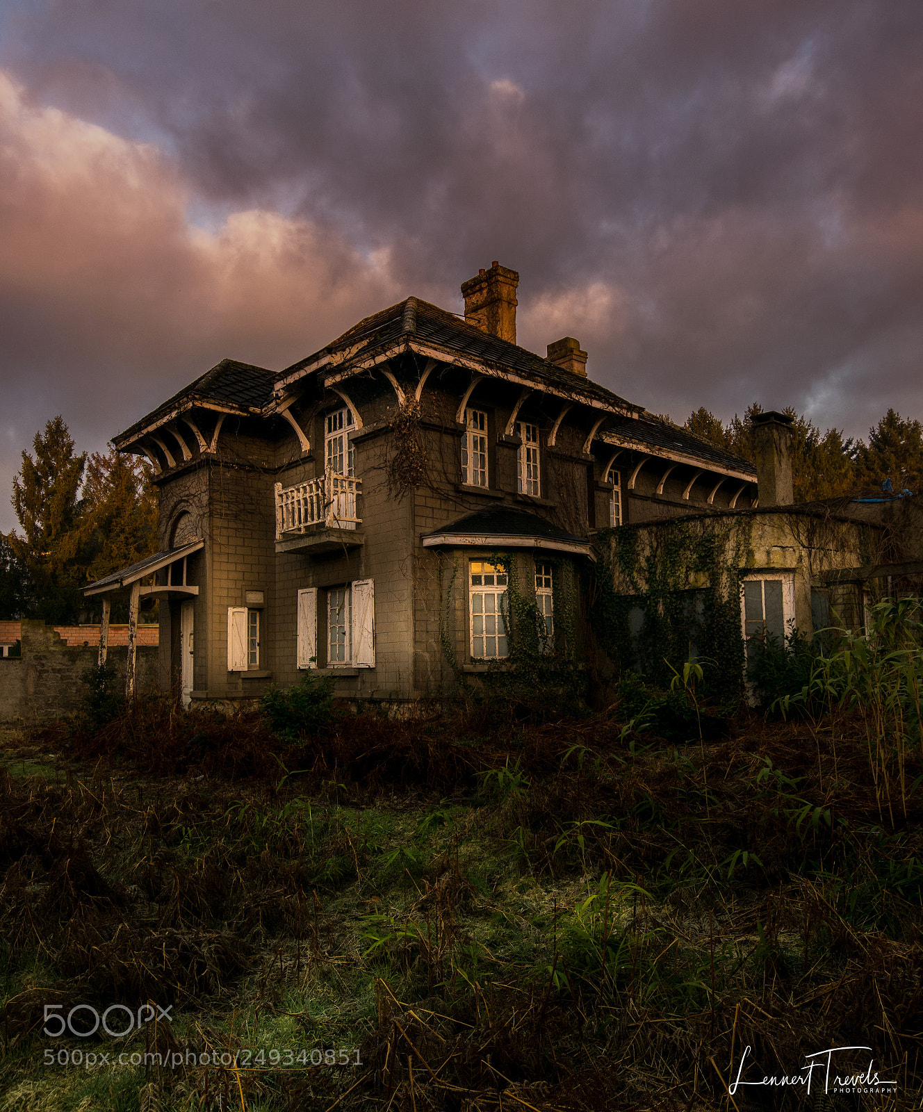 Nikon D5300 sample photo. Killer house photography
