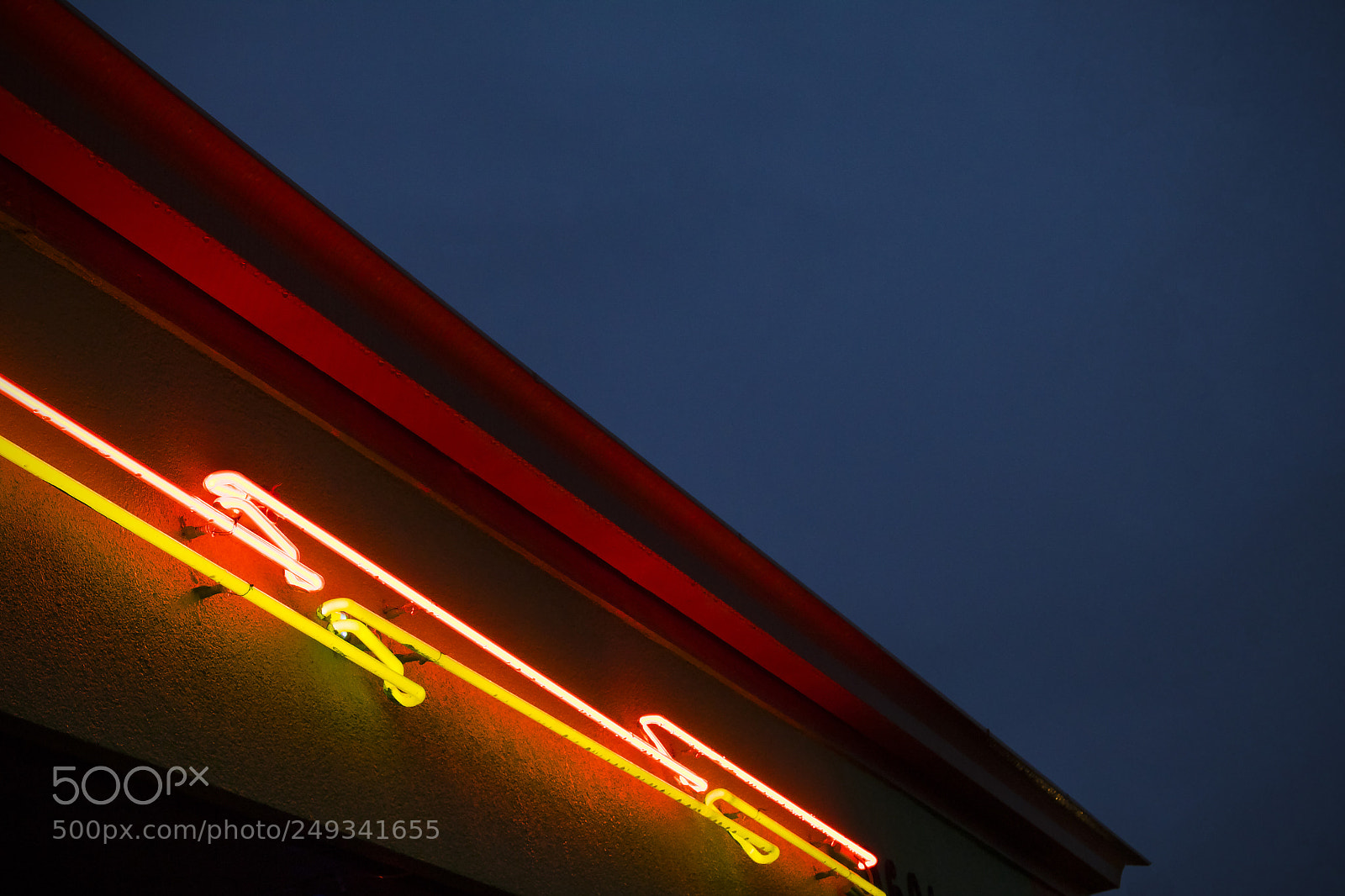 Canon EOS 750D (EOS Rebel T6i / EOS Kiss X8i) sample photo. Neon rush photography