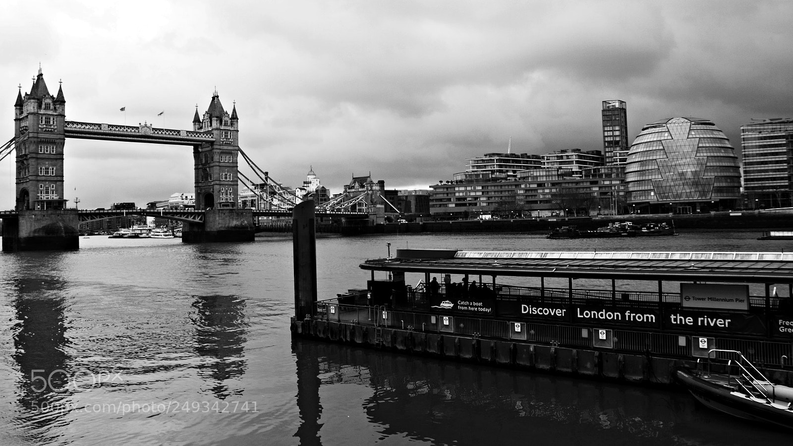 Nikon D5100 sample photo. Discover london photography