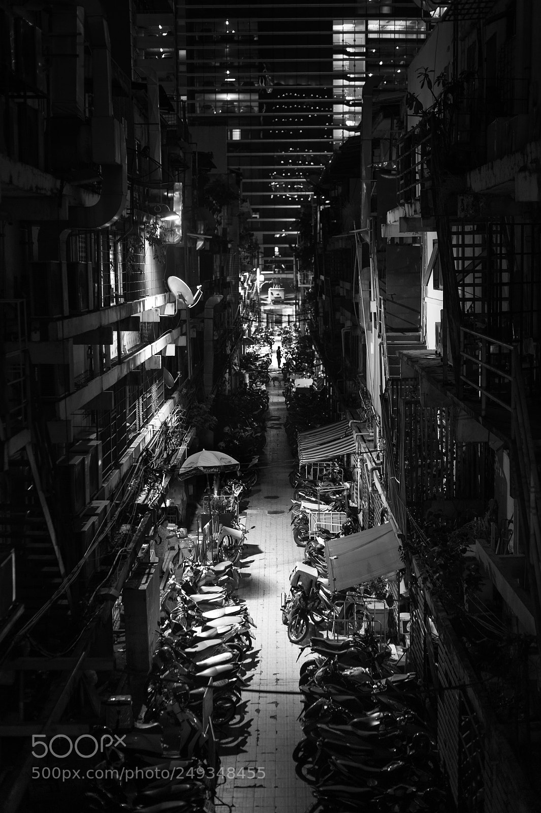Nikon D4 sample photo. Alley@bangkok photography